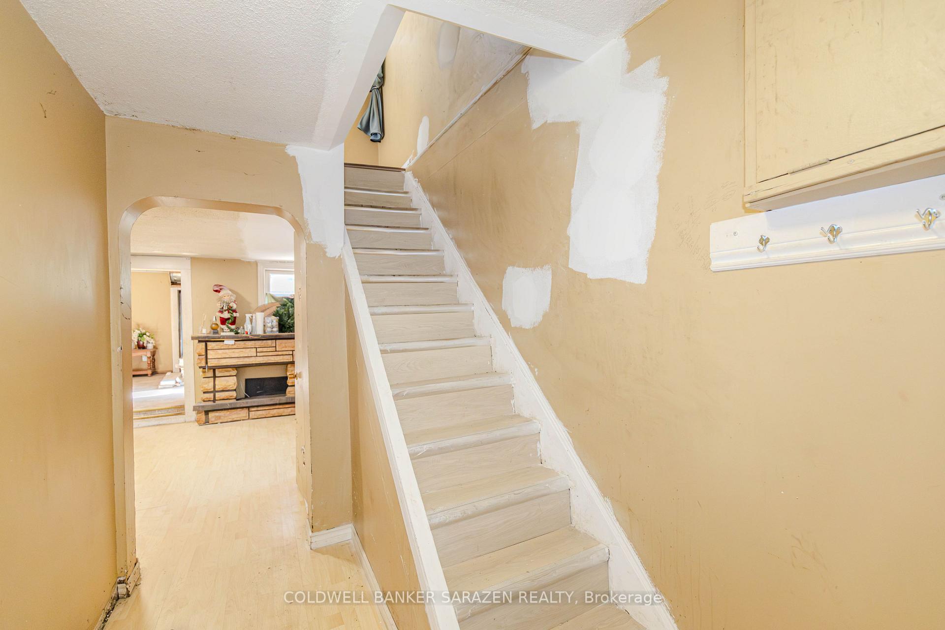 Photo 9 of 215 Desrosiers Street, Ottawa, Vanier — HOMEH