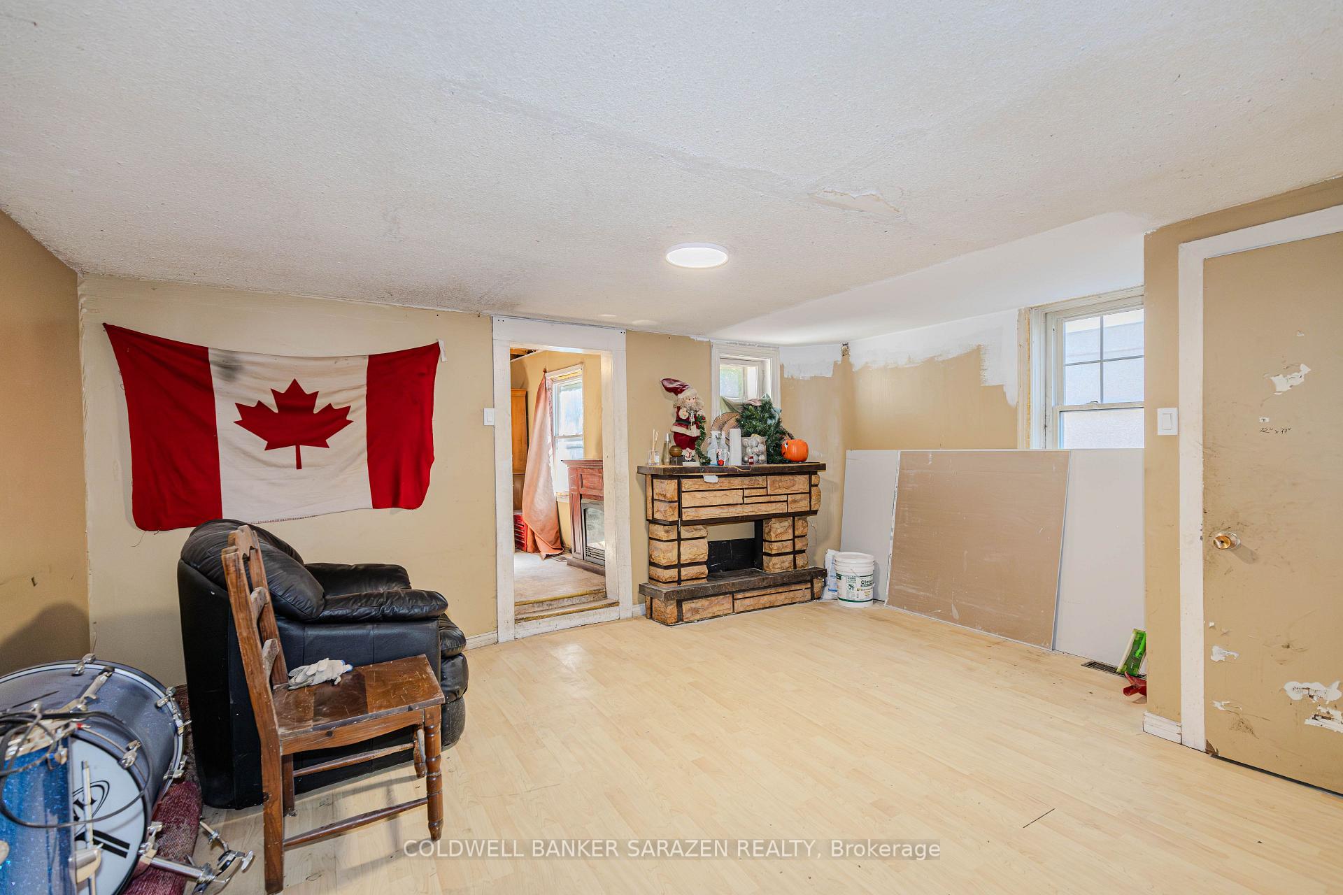 Photo 11 of 215 Desrosiers Street, Ottawa, Vanier — HOMEH