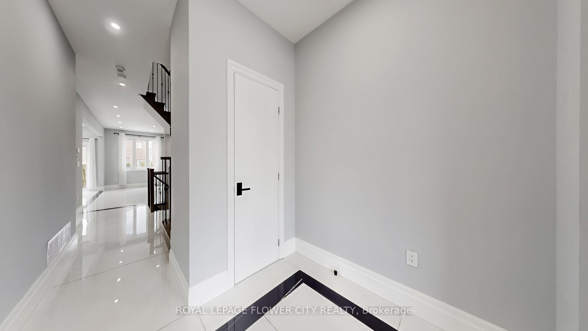 Photo 17 of 642 Sweetwater Crescent, Newmarket, Glenway Estates — HOMEH