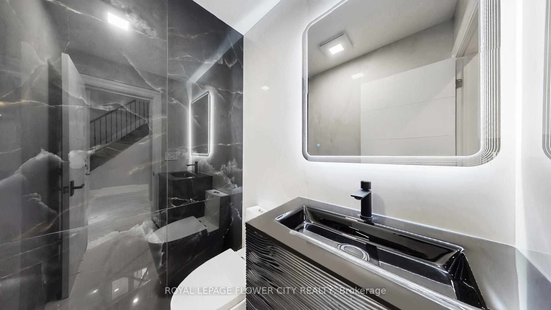 Photo 18 of 642 Sweetwater Crescent, Newmarket, Glenway Estates — HOMEH