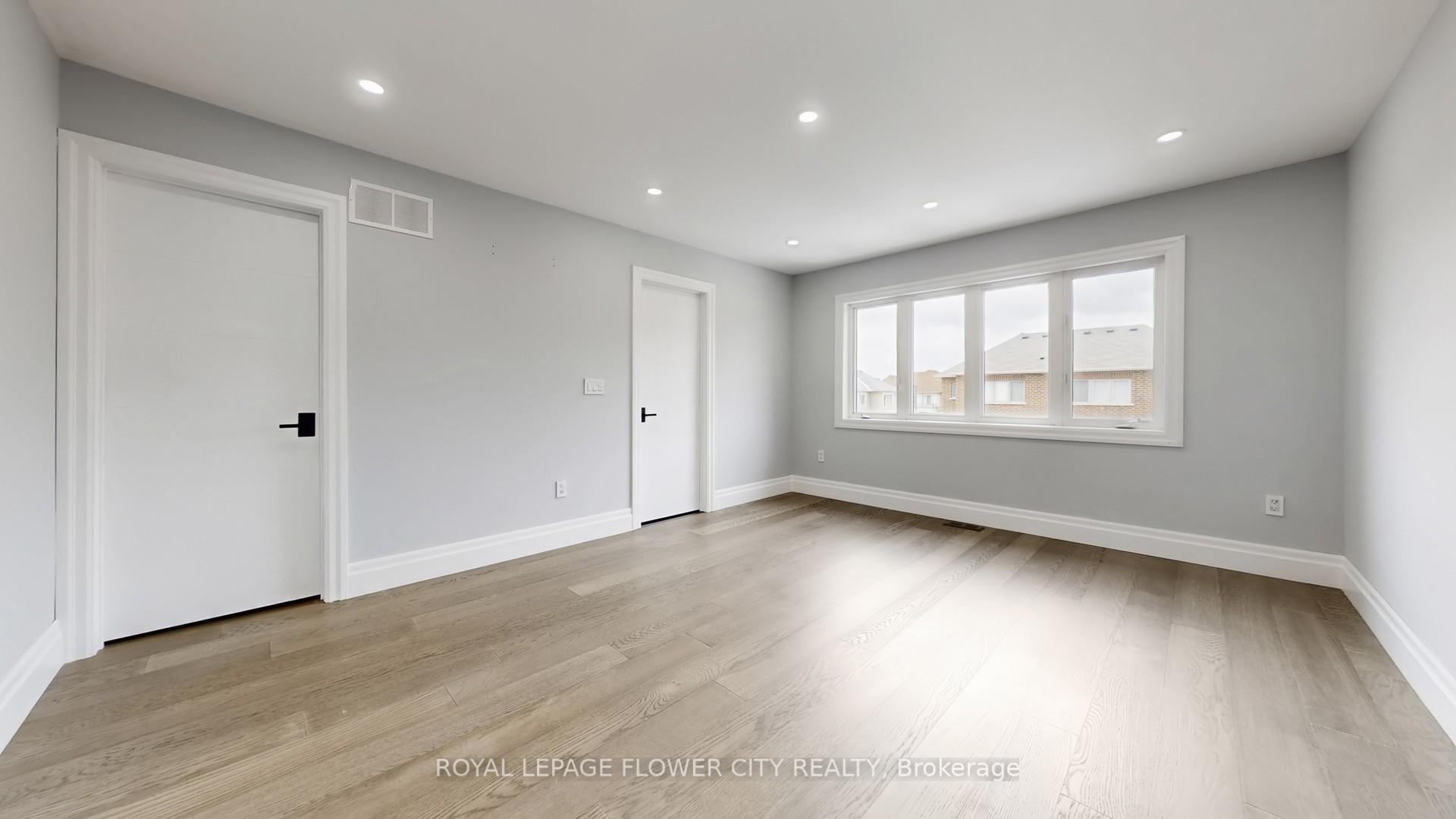 Photo 20 of 642 Sweetwater Crescent, Newmarket, Glenway Estates — HOMEH