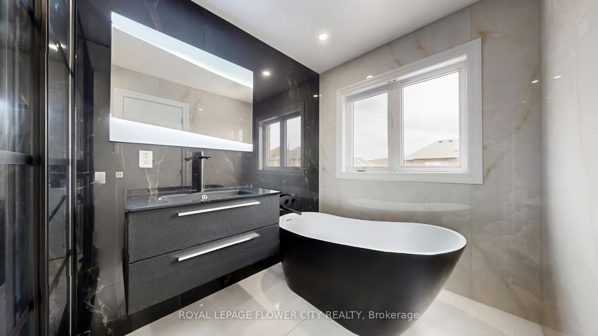 Photo 26 of 642 Sweetwater Crescent, Newmarket, Glenway Estates — HOMEH