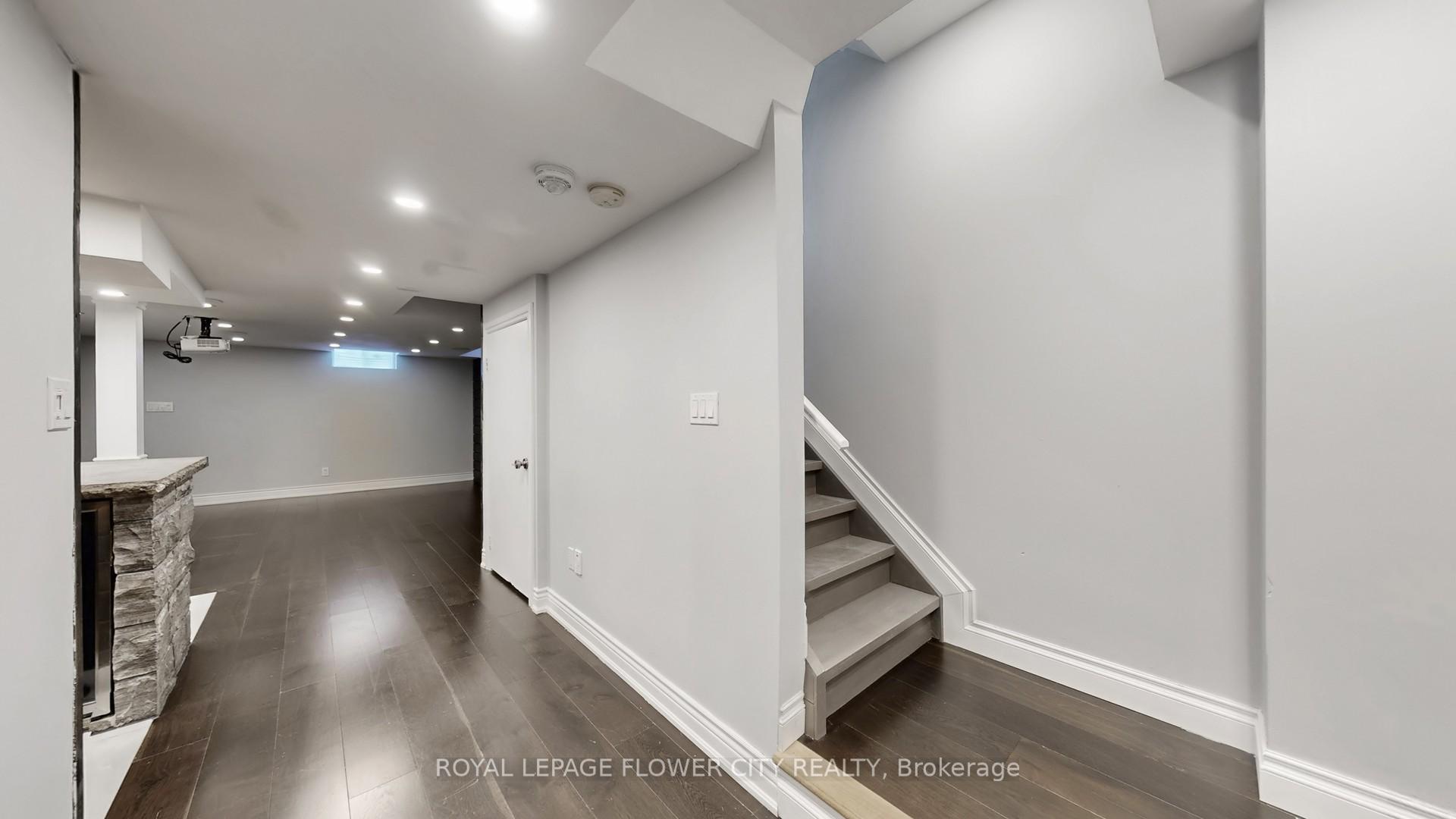 Photo 40 of 642 Sweetwater Crescent, Newmarket, Glenway Estates — HOMEH