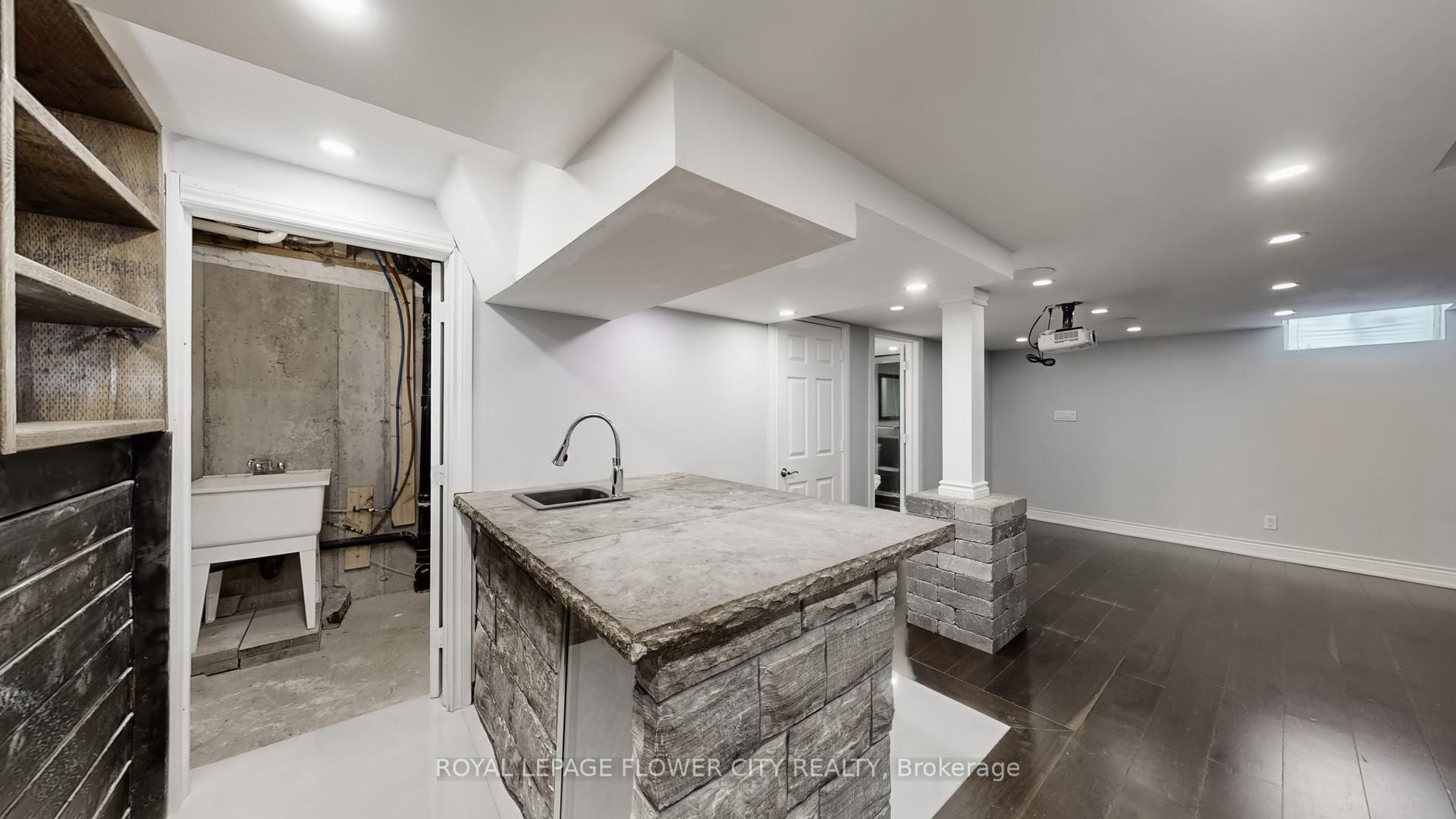 Photo 45 of 642 Sweetwater Crescent, Newmarket, Glenway Estates — HOMEH