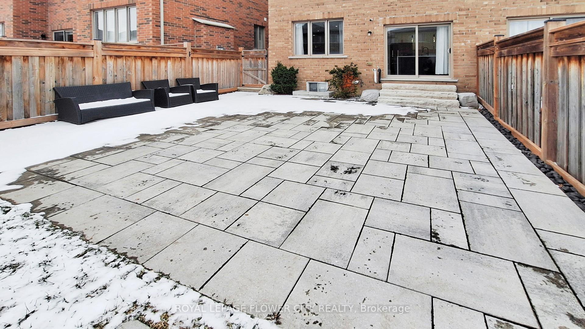 Photo 47 of 642 Sweetwater Crescent, Newmarket, Glenway Estates — HOMEH