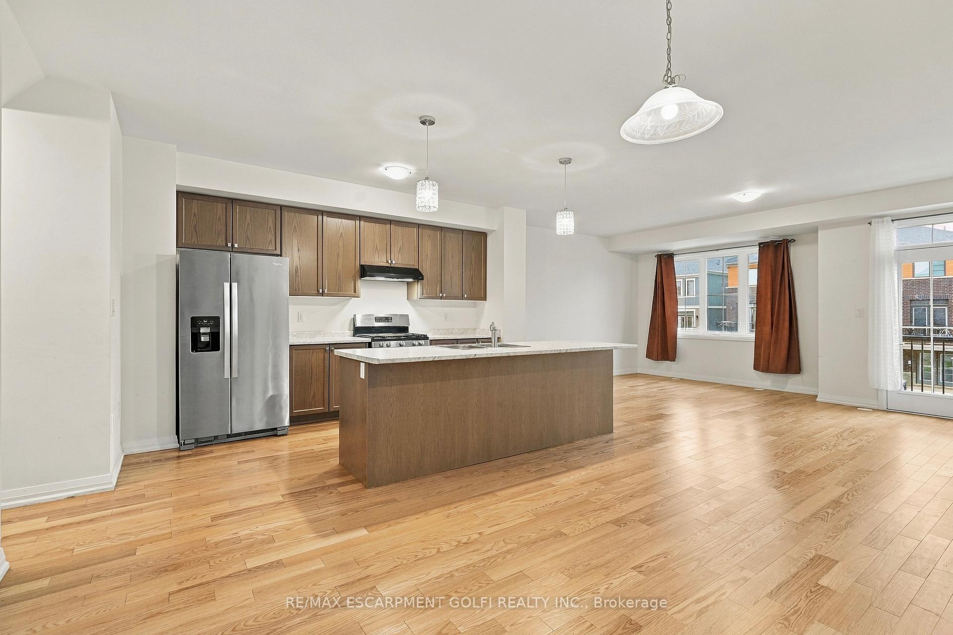 Photo 7 of 57 Norwich Crescent, Haldimand — HOMEH
