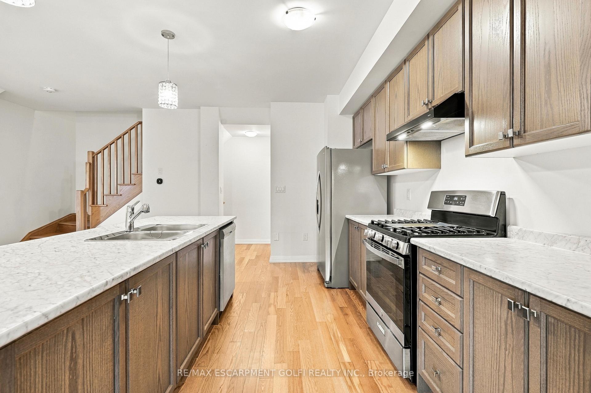 Photo 9 of 57 Norwich Crescent, Haldimand — HOMEH