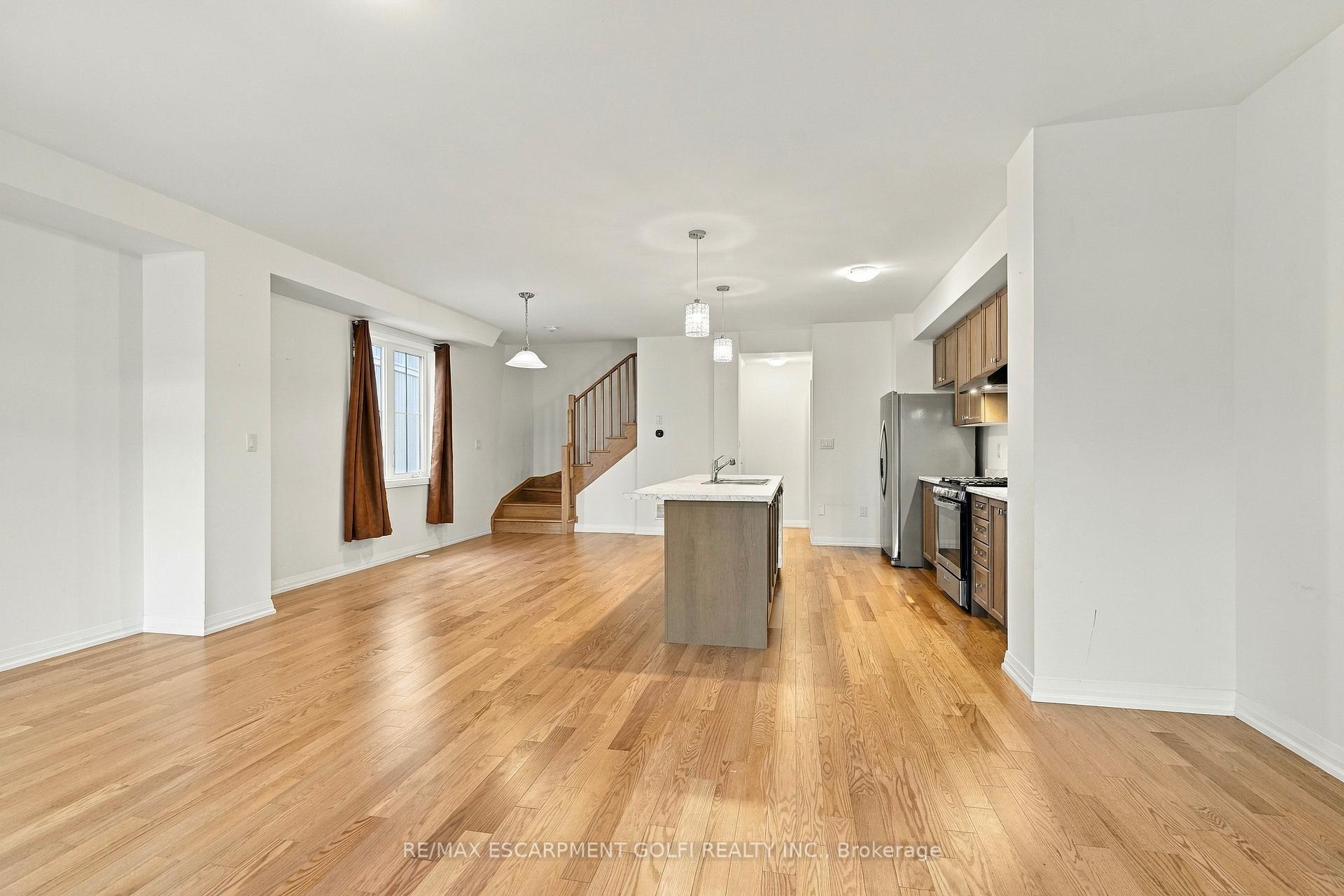 Photo 14 of 57 Norwich Crescent, Haldimand — HOMEH