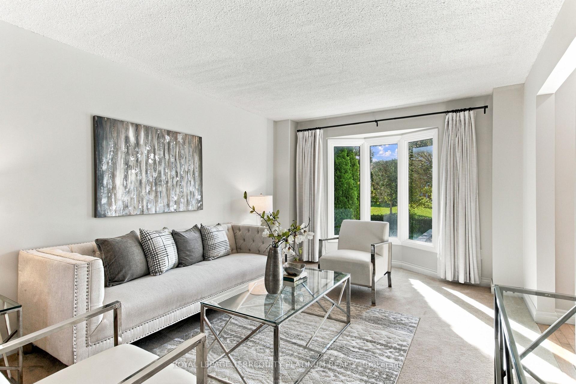 Photo 3 of 50 Garnish Green, Markham, Markham Village — HOMEH