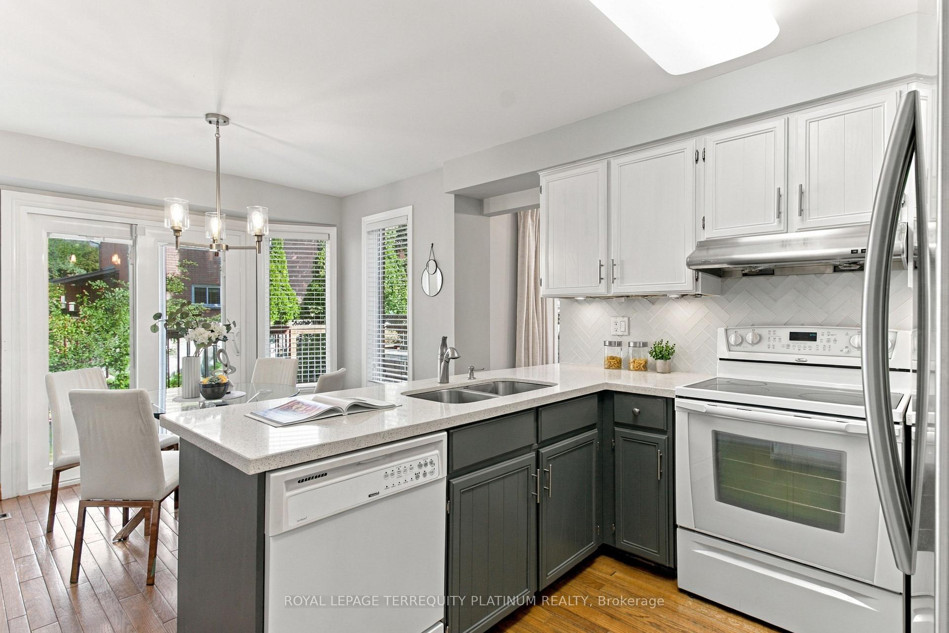 Photo 9 of 50 Garnish Green, Markham, Markham Village — HOMEH