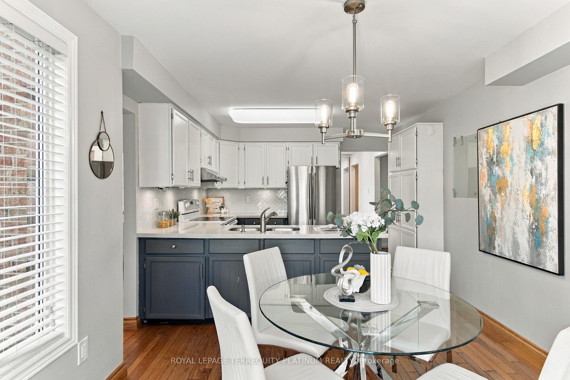 Photo 11 of 50 Garnish Green, Markham, Markham Village — HOMEH