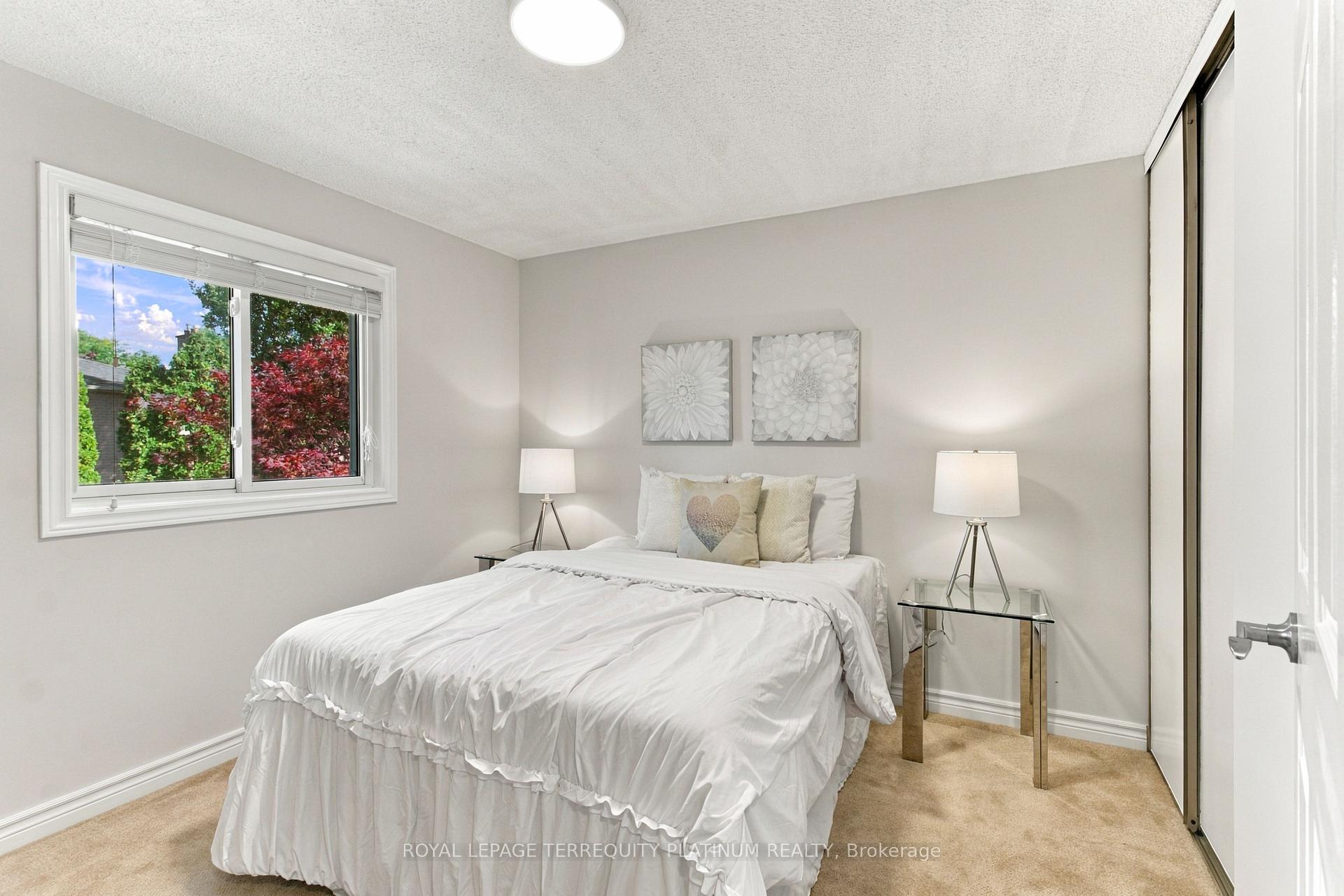 Photo 17 of 50 Garnish Green, Markham, Markham Village — HOMEH
