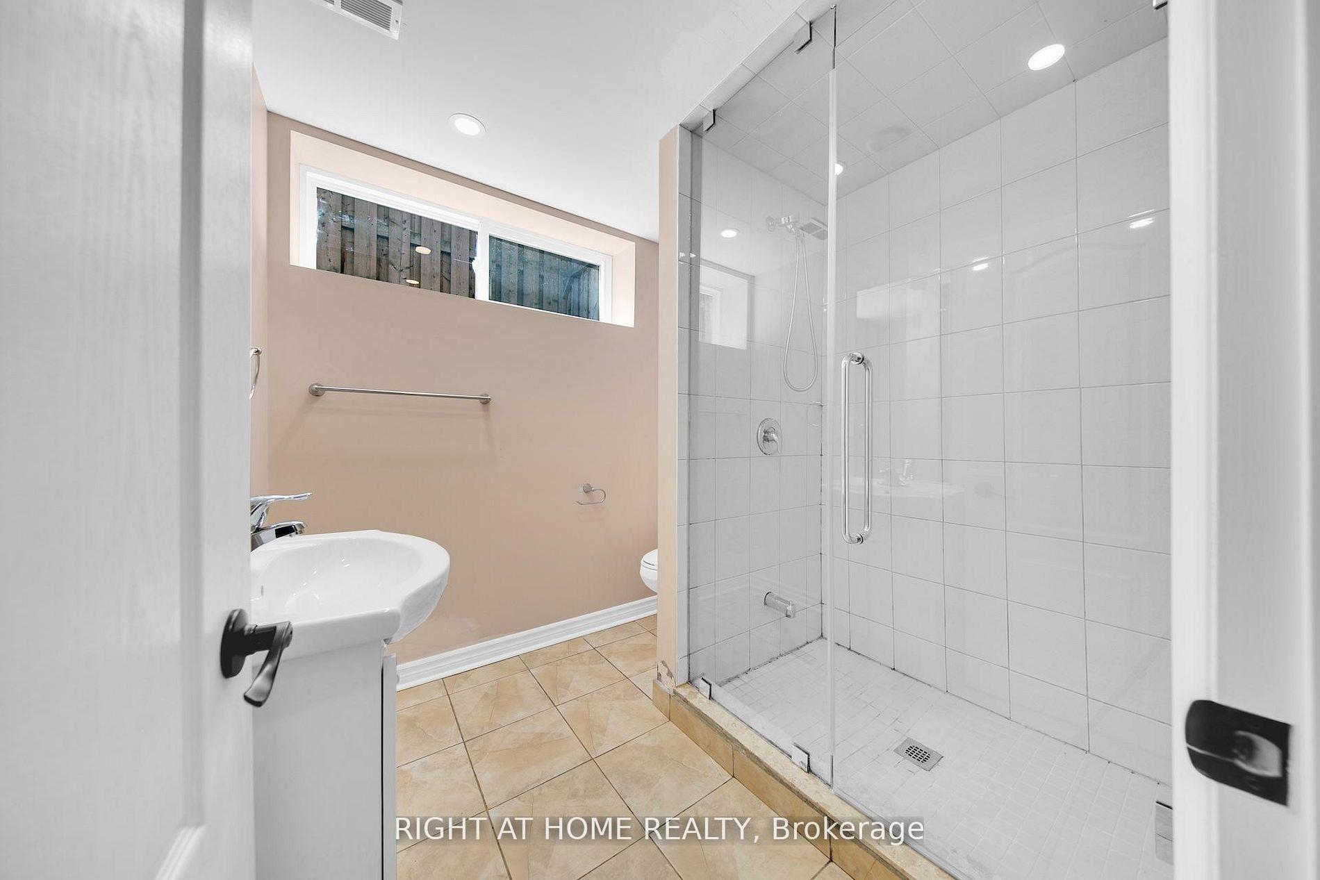 Photo 4 of Unit Basement, 19 Wall Avenue, North York, Humberlea-Pelmo Park — HOMEH