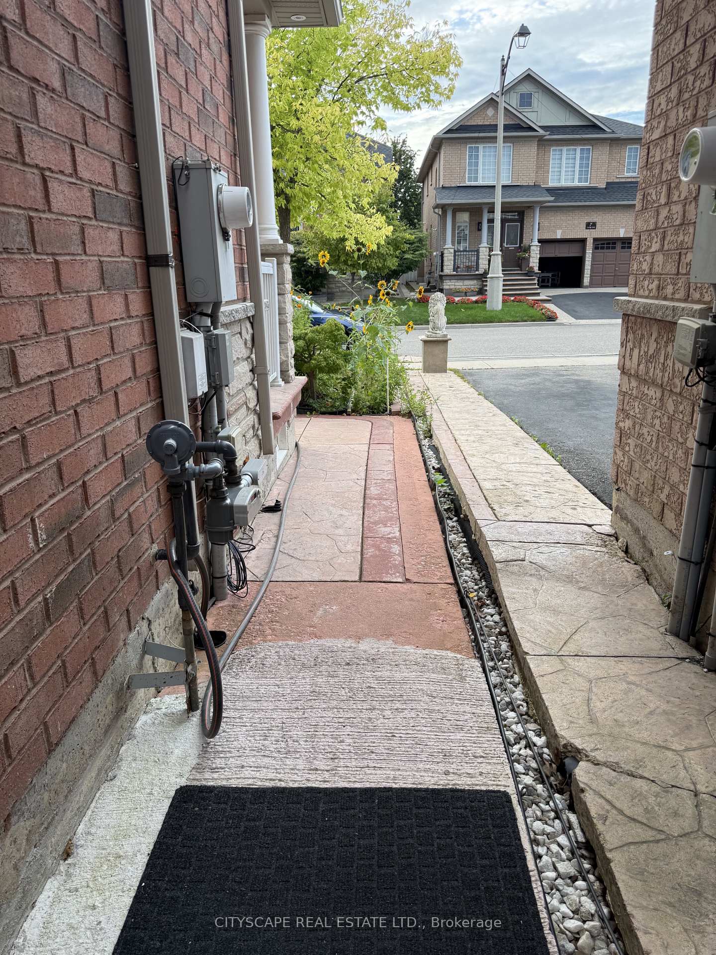 Photo 6 of Unit Bsmt, 6 Lucky Lane, Brampton, Sandringham-Wellington — HOMEH