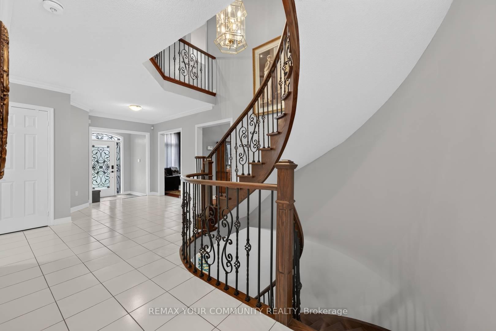 Photo 10 of 786 Exceller Circle, Newmarket, Stonehaven-Wyndham — HOMEH