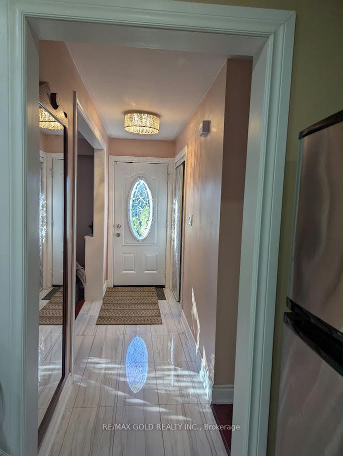 Photo 3 of 9800 Britannia Road, Milton, Bowes — HOMEH