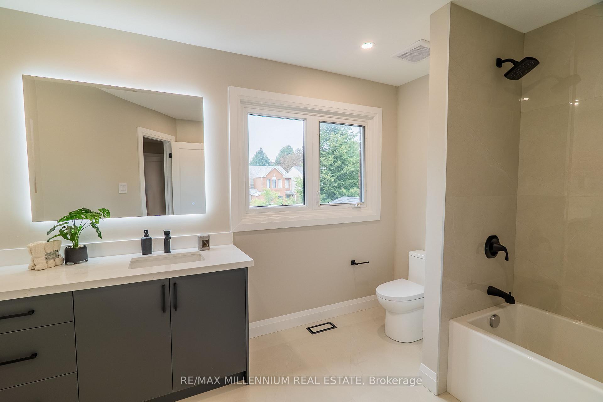 Photo 19 of 70 Fry Crescent, Clarington, Bowmanville — HOMEH