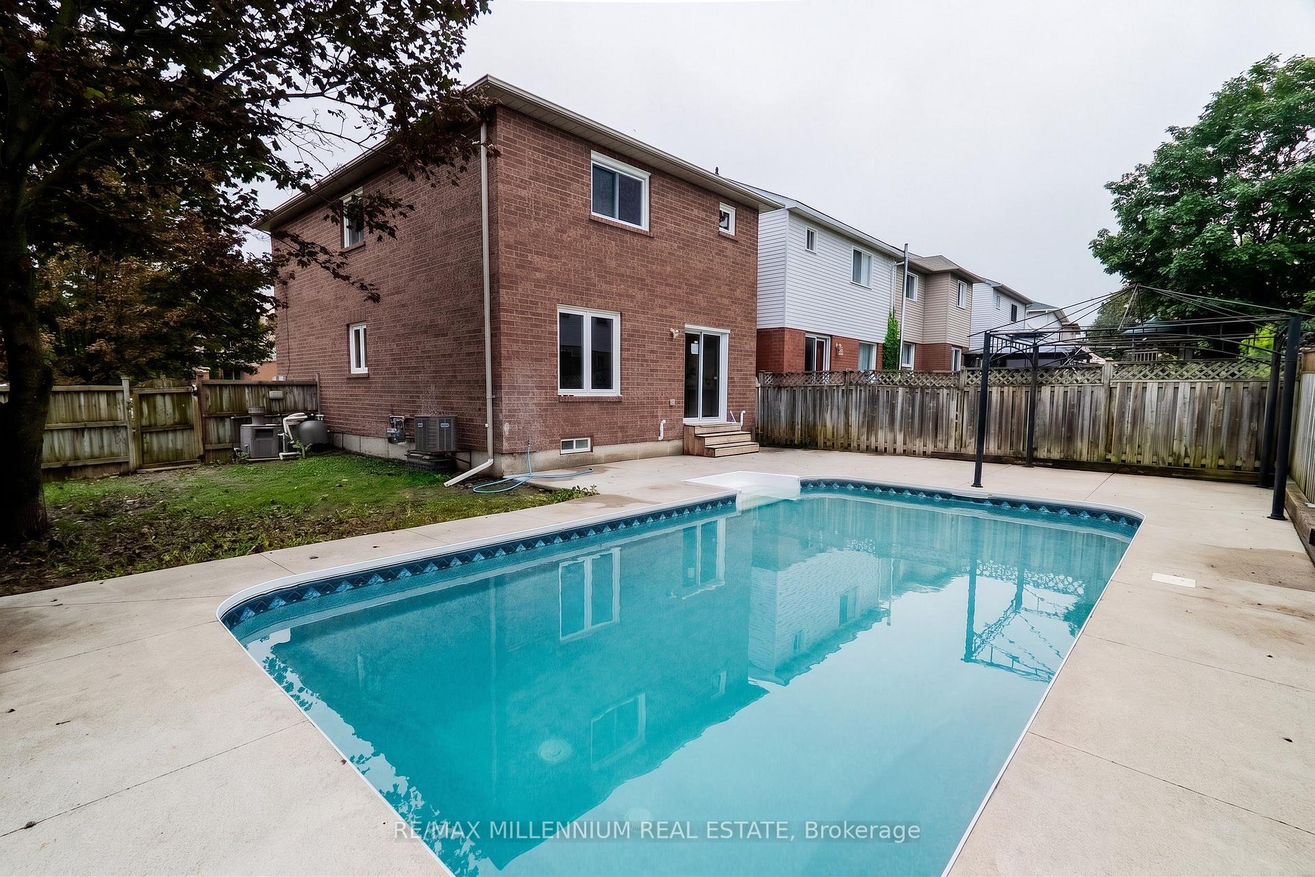 Photo 26 of 70 Fry Crescent, Clarington, Bowmanville — HOMEH