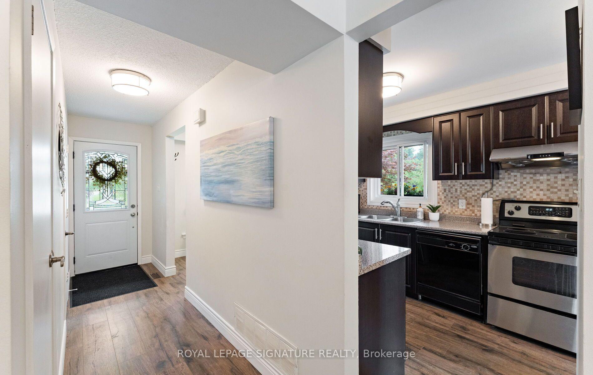 Photo 5 of 4045 Taffey Crescent, Mississauga, Erin Mills — HOMEH