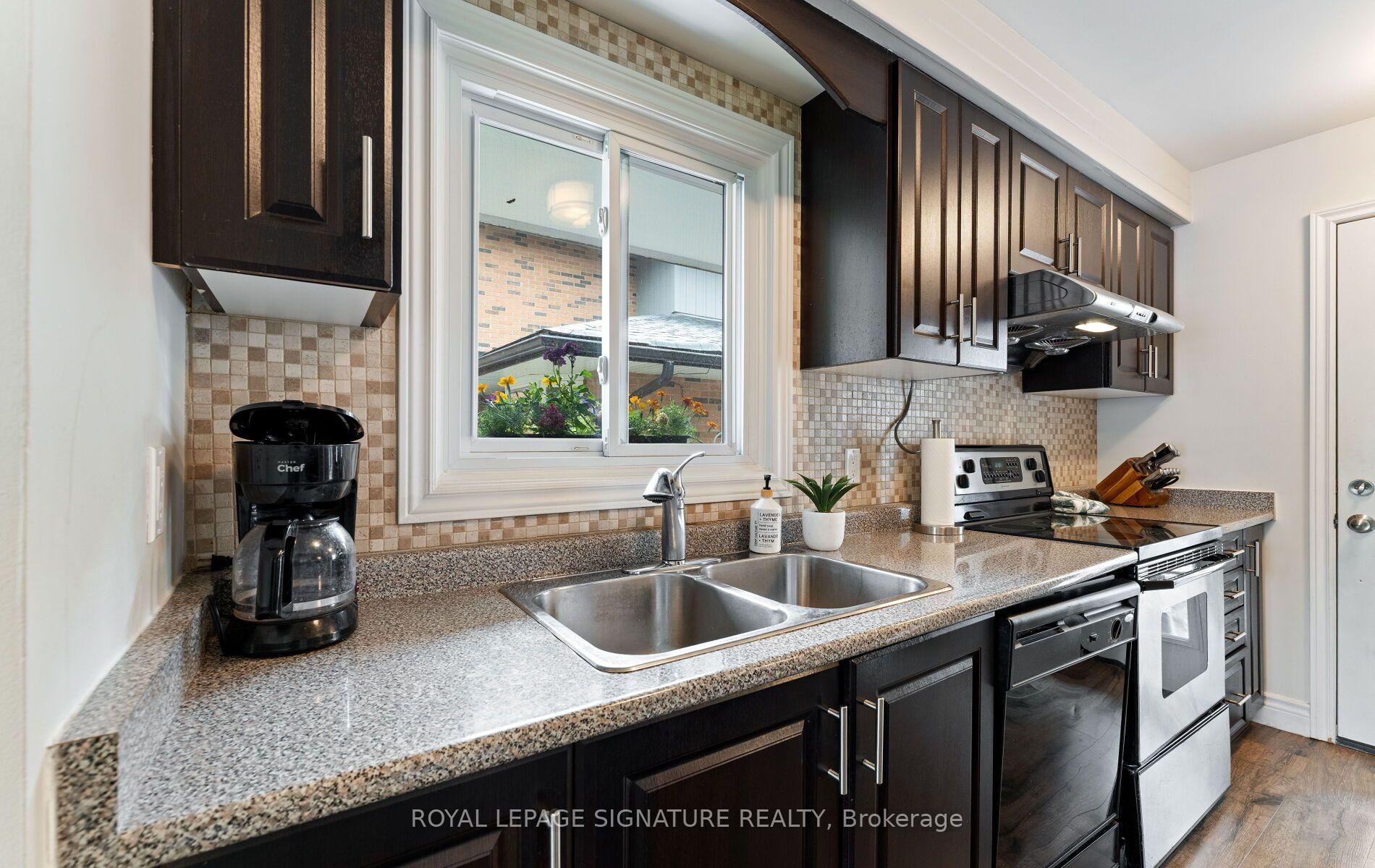 Photo 13 of 4045 Taffey Crescent, Mississauga, Erin Mills — HOMEH