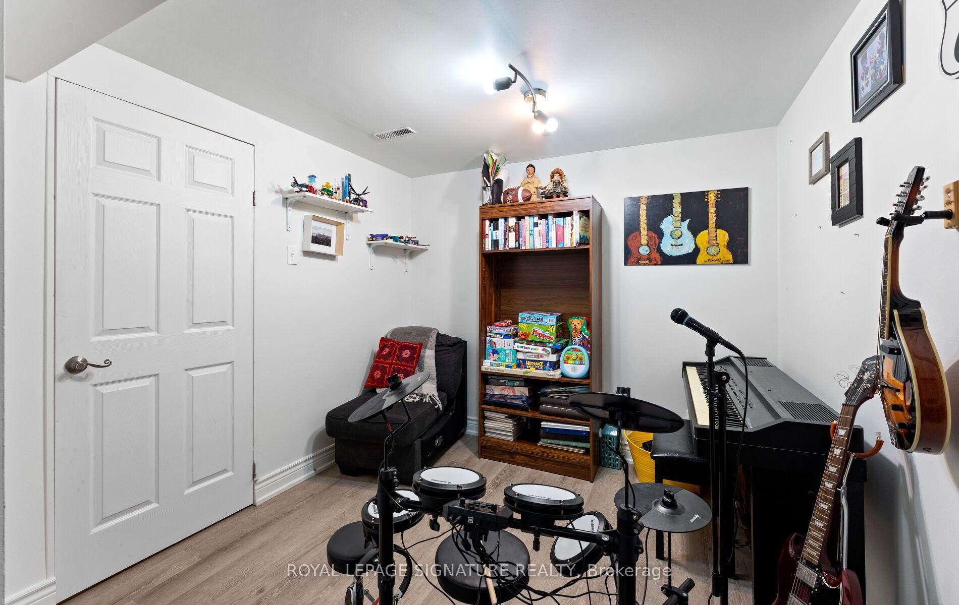 Photo 40 of 4045 Taffey Crescent, Mississauga, Erin Mills — HOMEH