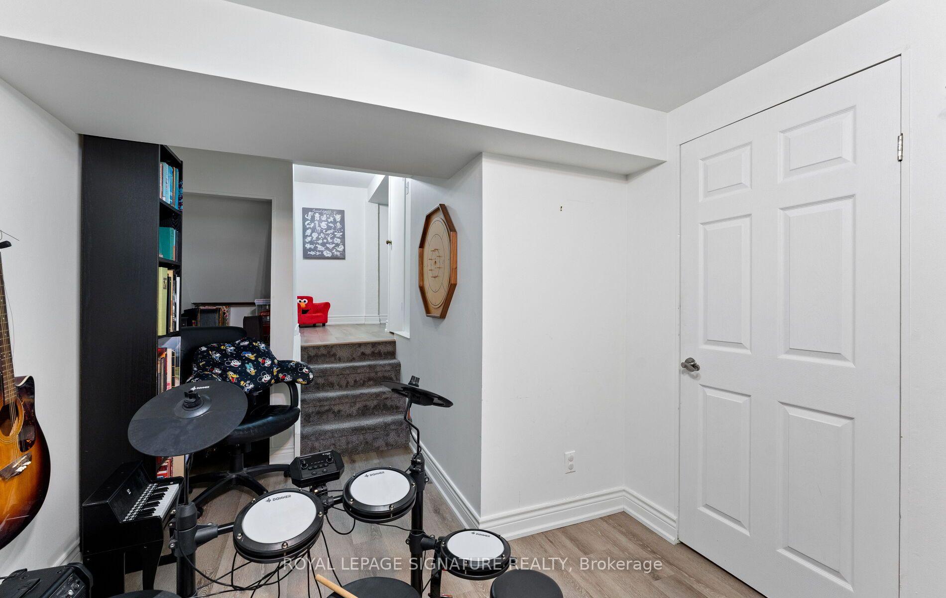 Photo 41 of 4045 Taffey Crescent, Mississauga, Erin Mills — HOMEH