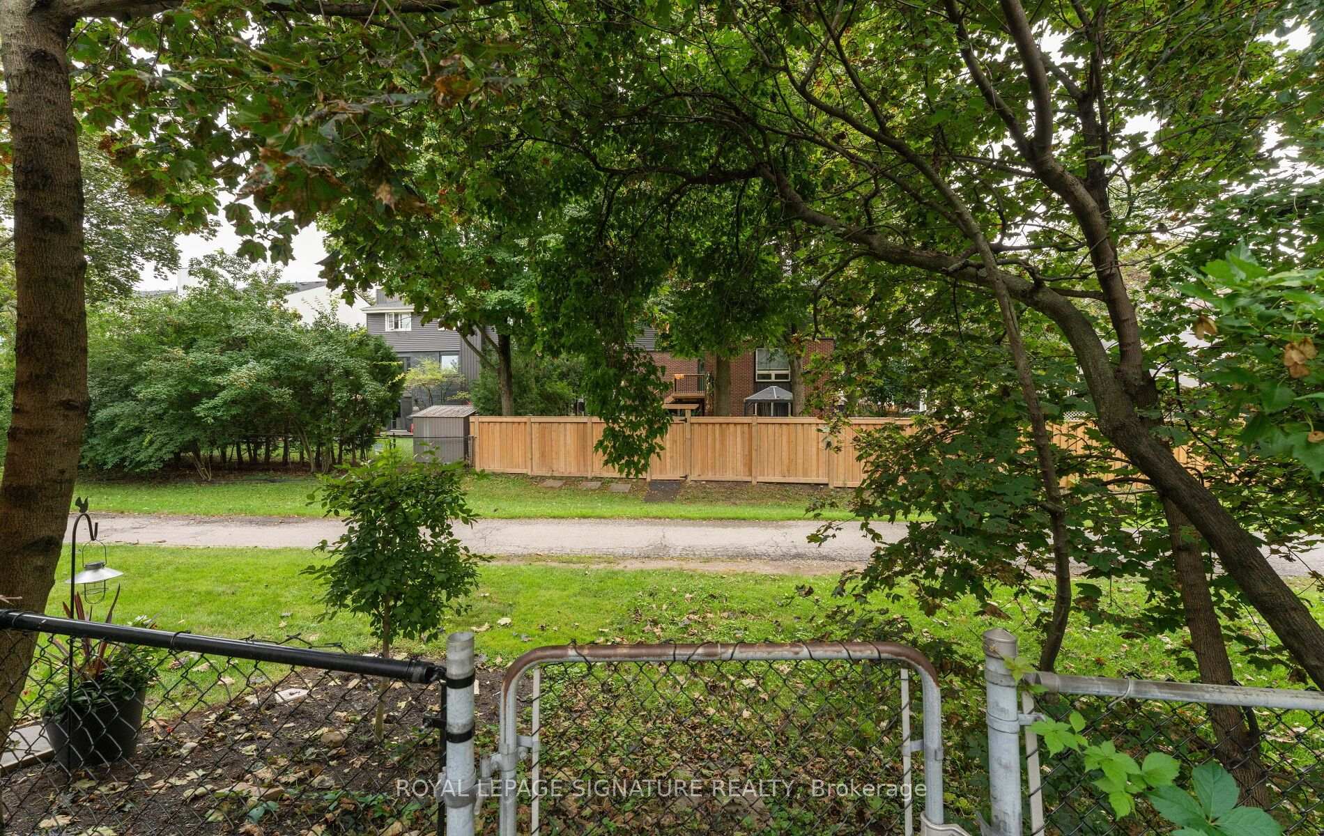 Photo 47 of 4045 Taffey Crescent, Mississauga, Erin Mills — HOMEH