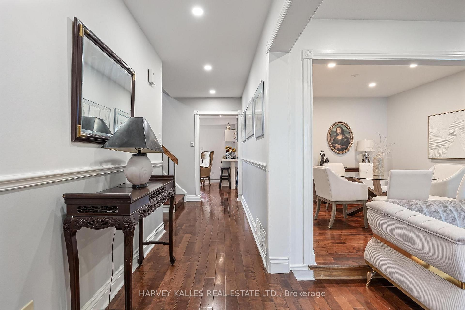 Photo 4 of 221 Snowshoe Crescent, Markham, German Mills — HOMEH