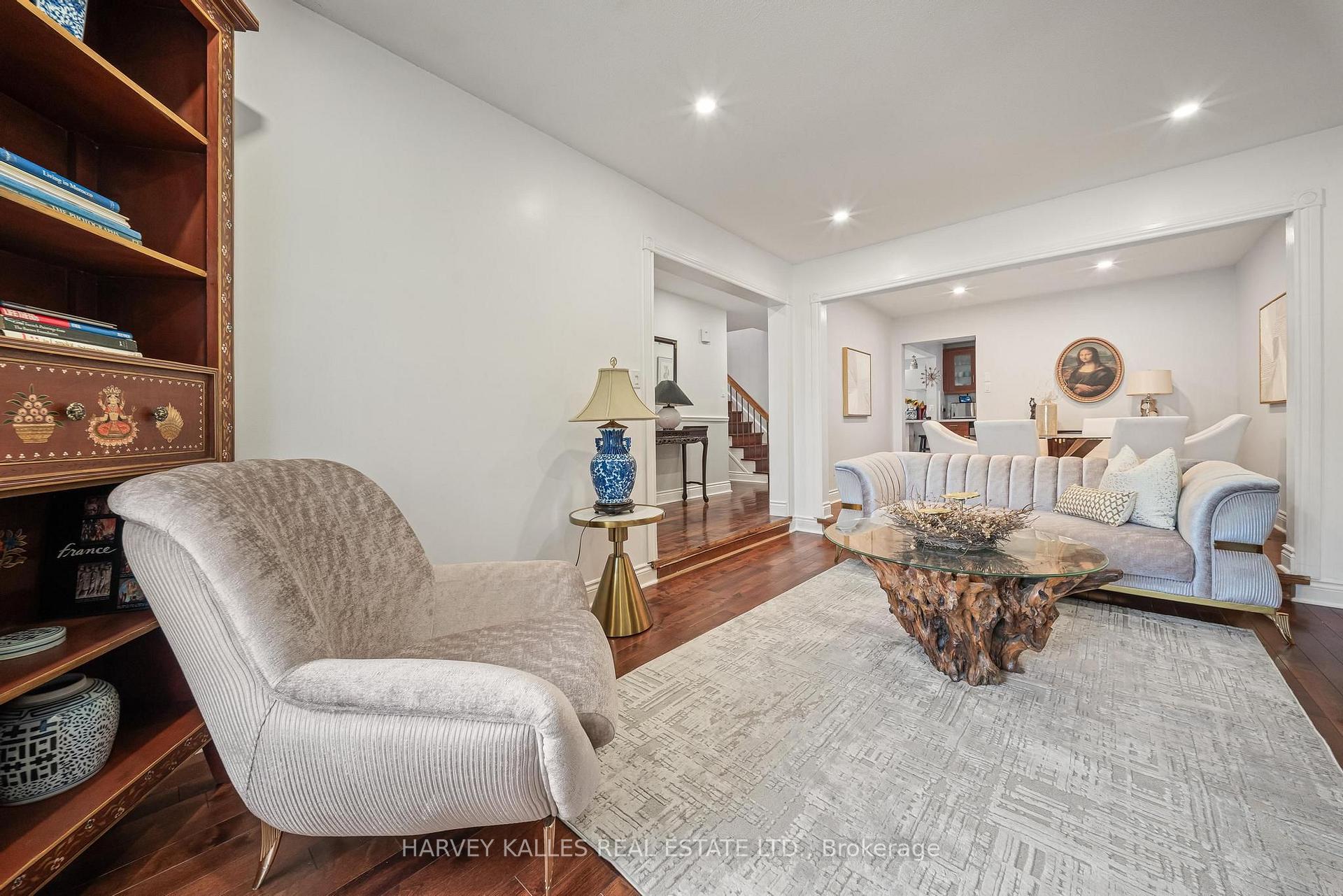 Photo 6 of 221 Snowshoe Crescent, Markham, German Mills — HOMEH
