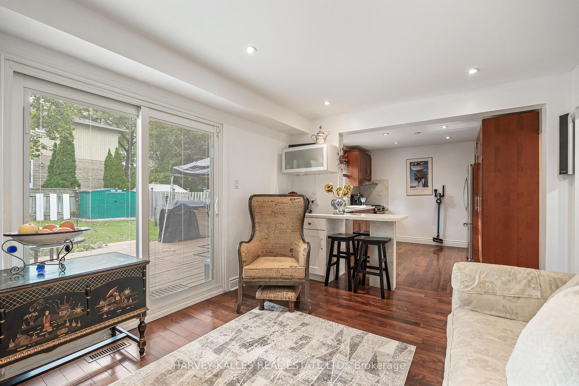 Photo 10 of 221 Snowshoe Crescent, Markham, German Mills — HOMEH