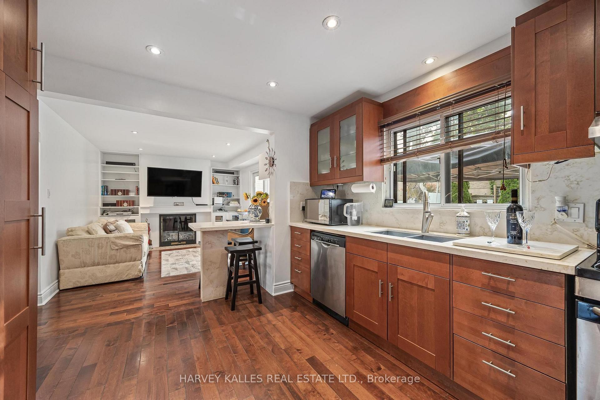 Photo 12 of 221 Snowshoe Crescent, Markham, German Mills — HOMEH