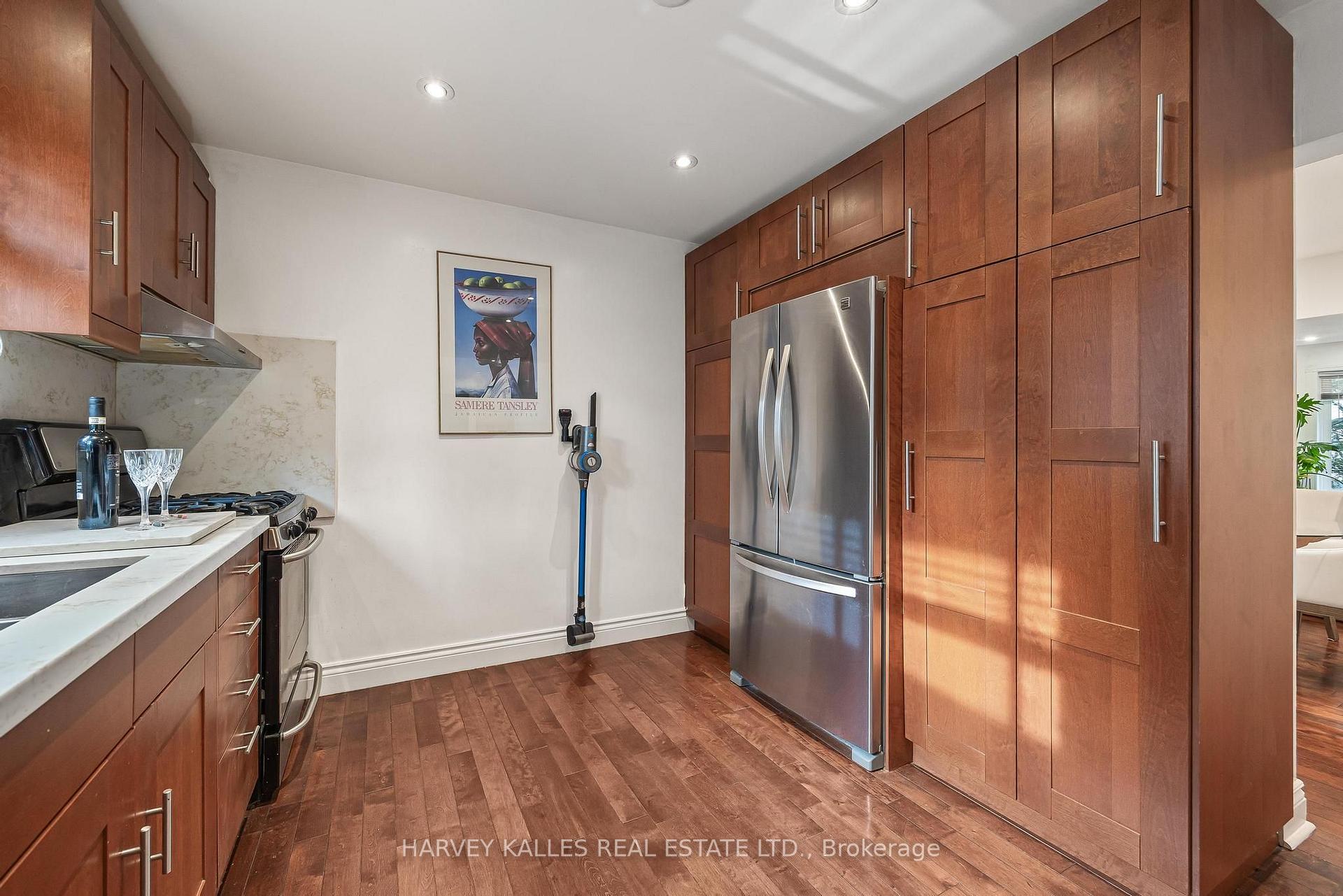 Photo 13 of 221 Snowshoe Crescent, Markham, German Mills — HOMEH