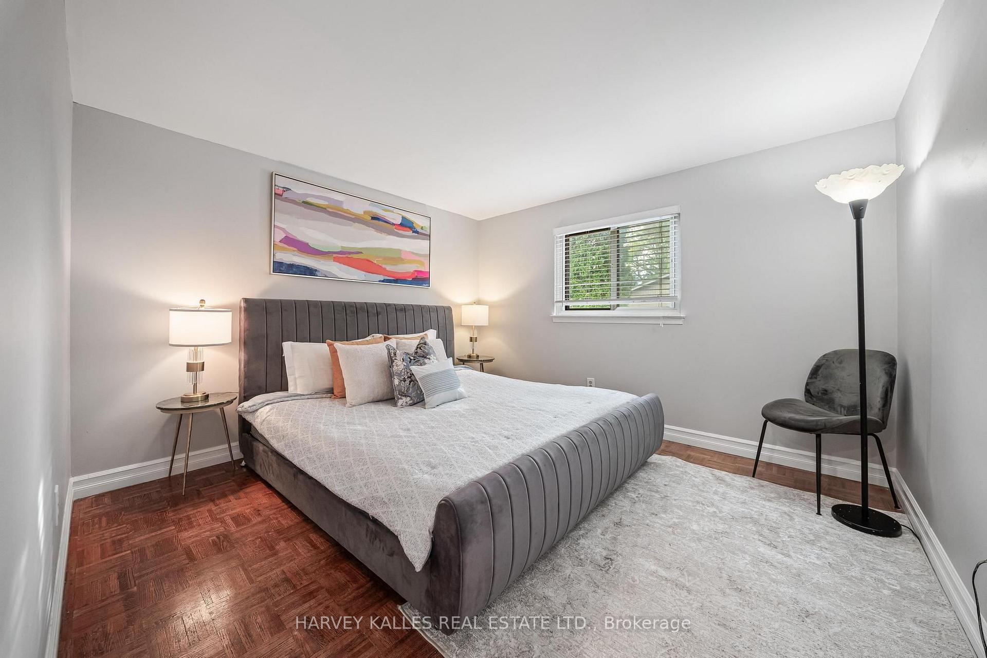 Photo 21 of 221 Snowshoe Crescent, Markham, German Mills — HOMEH