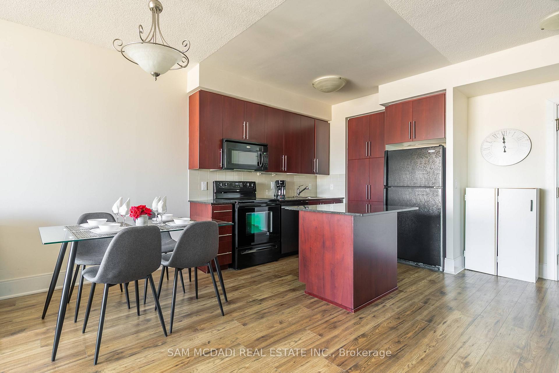 Photo 15 of Unit 1905, 330 Burnhamthorpe Road W, Mississauga, City Centre — HOMEH