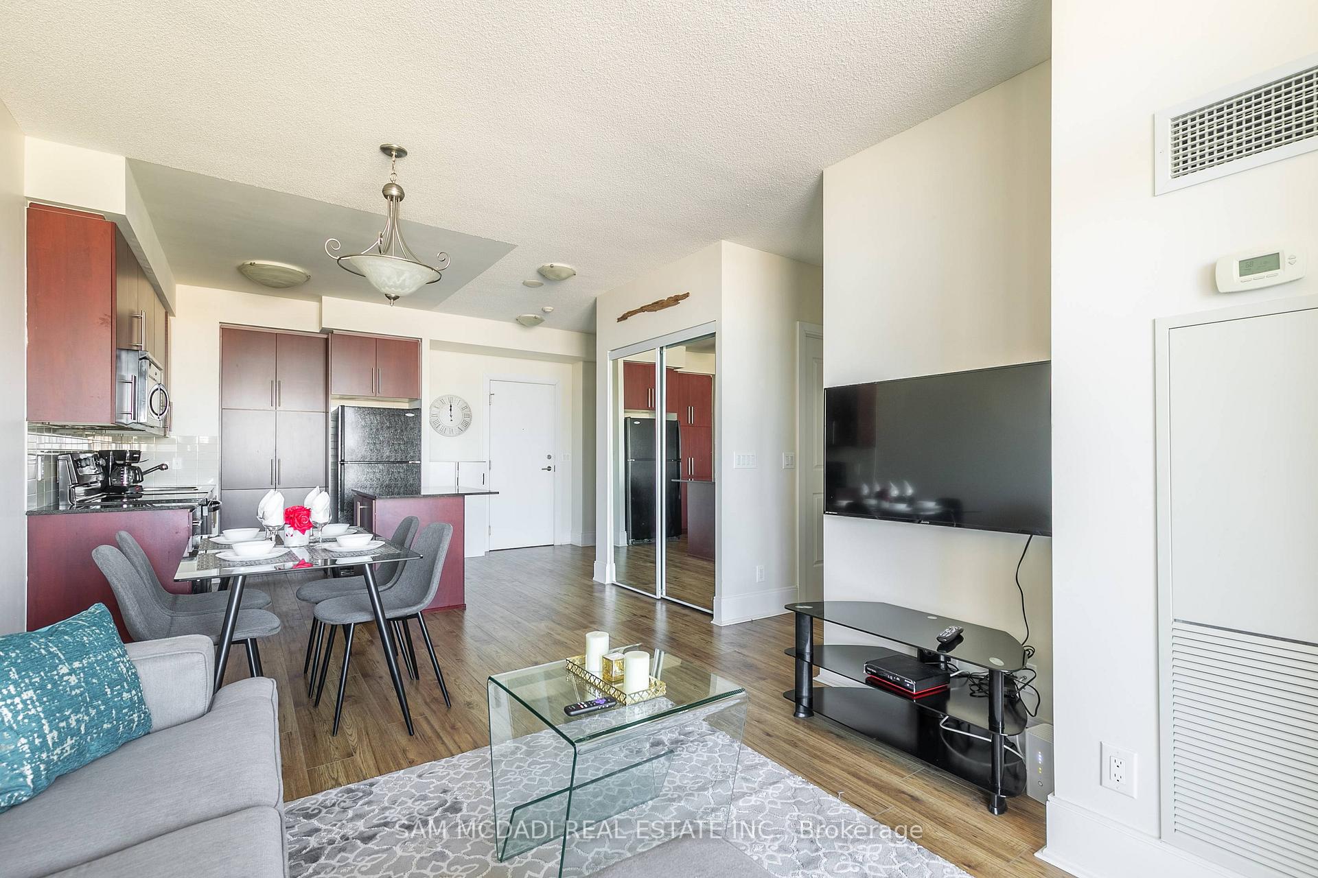 Photo 19 of Unit 1905, 330 Burnhamthorpe Road W, Mississauga, City Centre — HOMEH