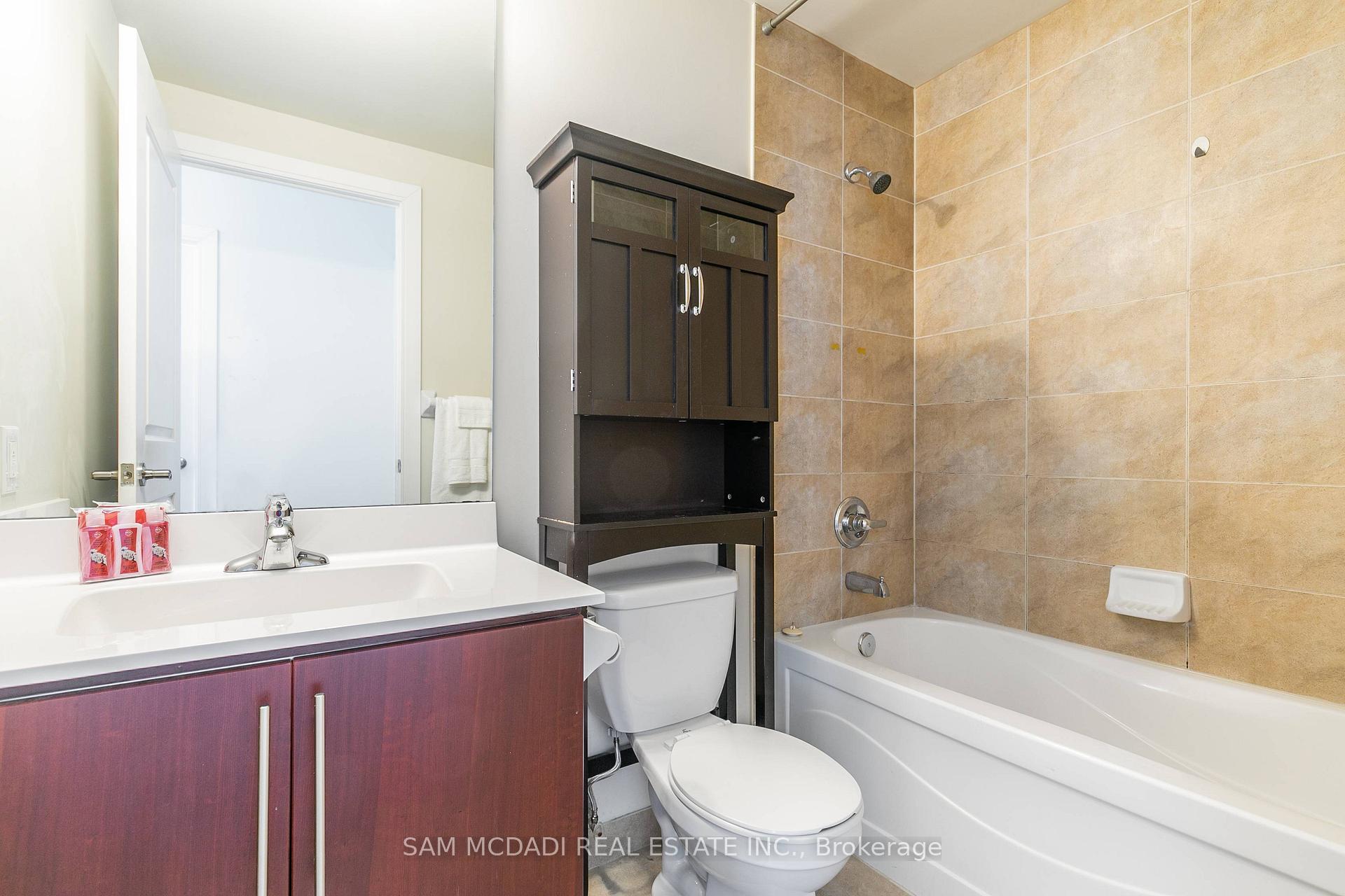 Photo 31 of Unit 1905, 330 Burnhamthorpe Road W, Mississauga, City Centre — HOMEH