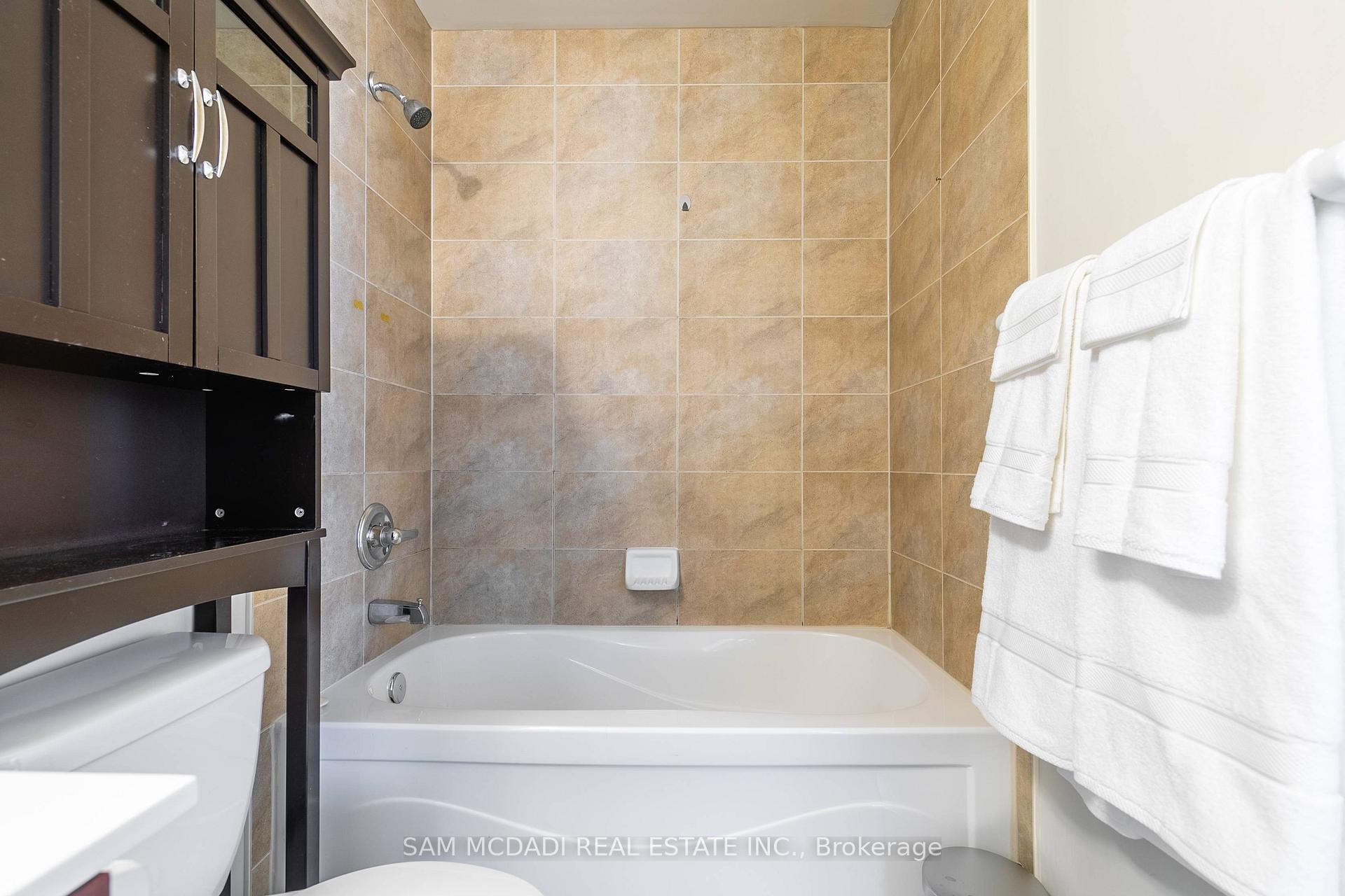 Photo 33 of Unit 1905, 330 Burnhamthorpe Road W, Mississauga, City Centre — HOMEH