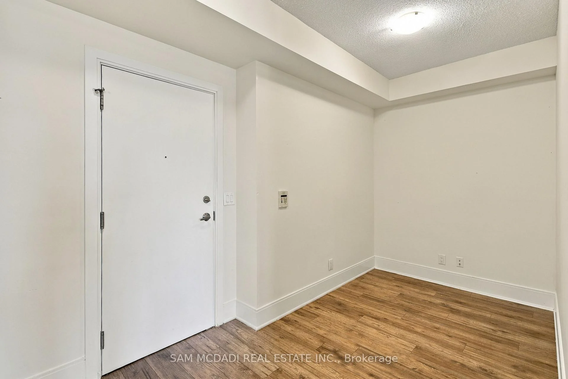 Photo 4 of Unit 1905, 330 Burnhamthorpe Road W, Mississauga, City Centre — HOMEH