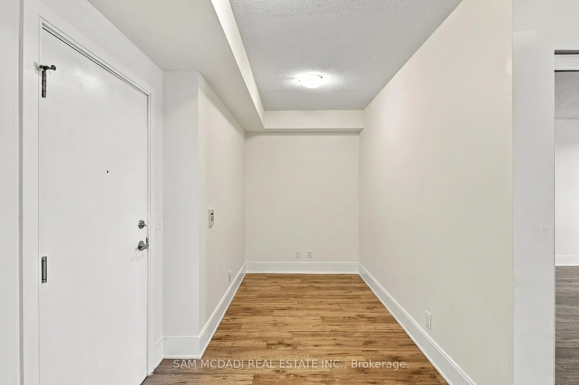 Photo 6 of Unit 1905, 330 Burnhamthorpe Road W, Mississauga, City Centre — HOMEH