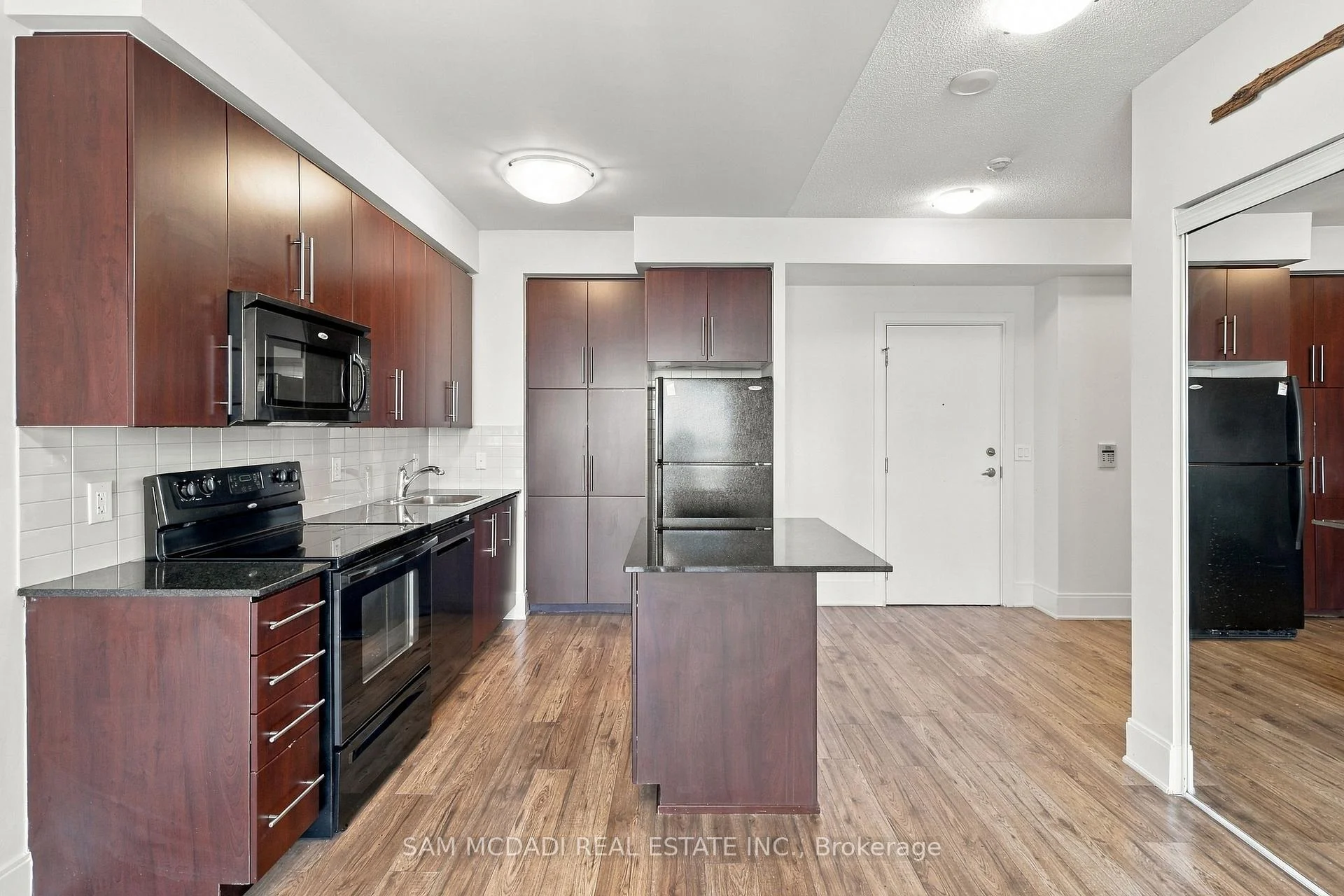 Photo 10 of Unit 1905, 330 Burnhamthorpe Road W, Mississauga, City Centre — HOMEH