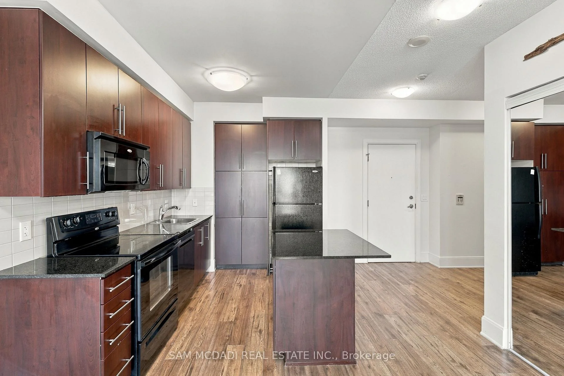 Photo 16 of Unit 1905, 330 Burnhamthorpe Road W, Mississauga, City Centre — HOMEH