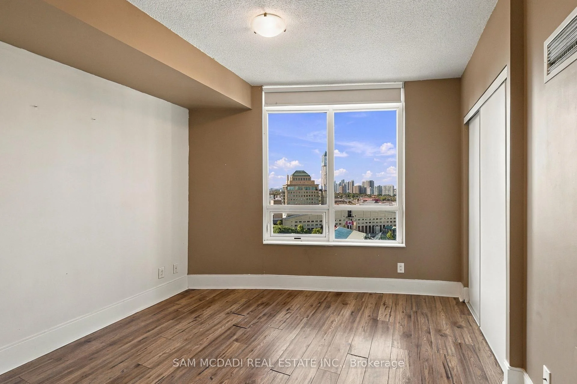 Photo 26 of Unit 1905, 330 Burnhamthorpe Road W, Mississauga, City Centre — HOMEH