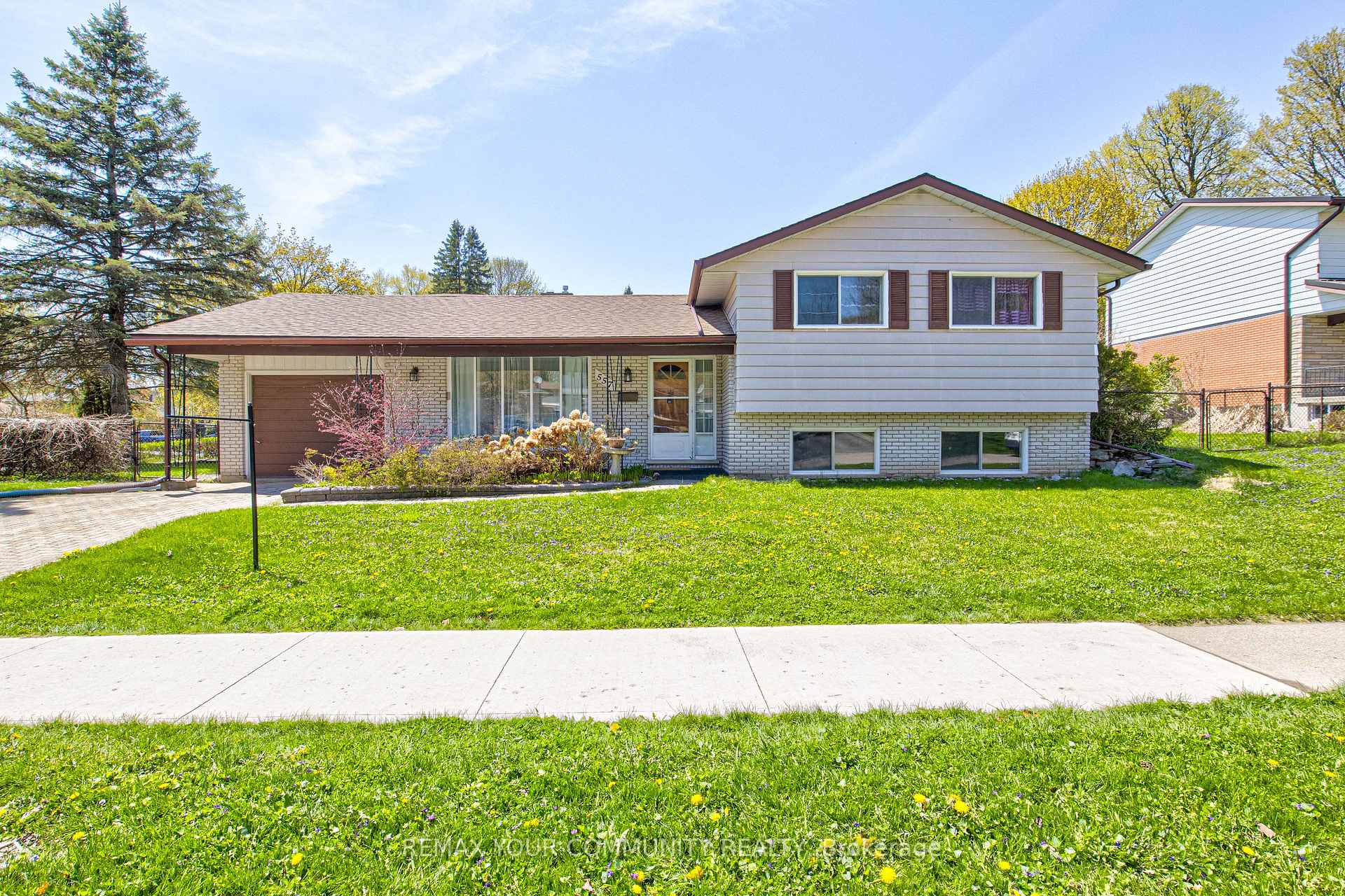 Photo of 557 Glen Manor Boulevard