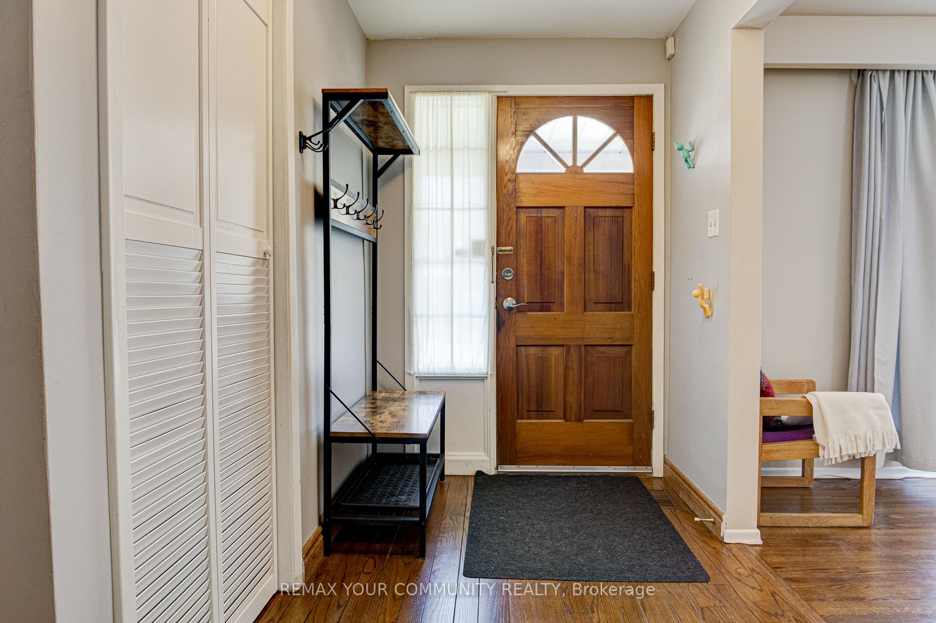 Photo 4 of 557 Glen Manor Boulevard, Waterloo, Lakeshore Village — HOMEH