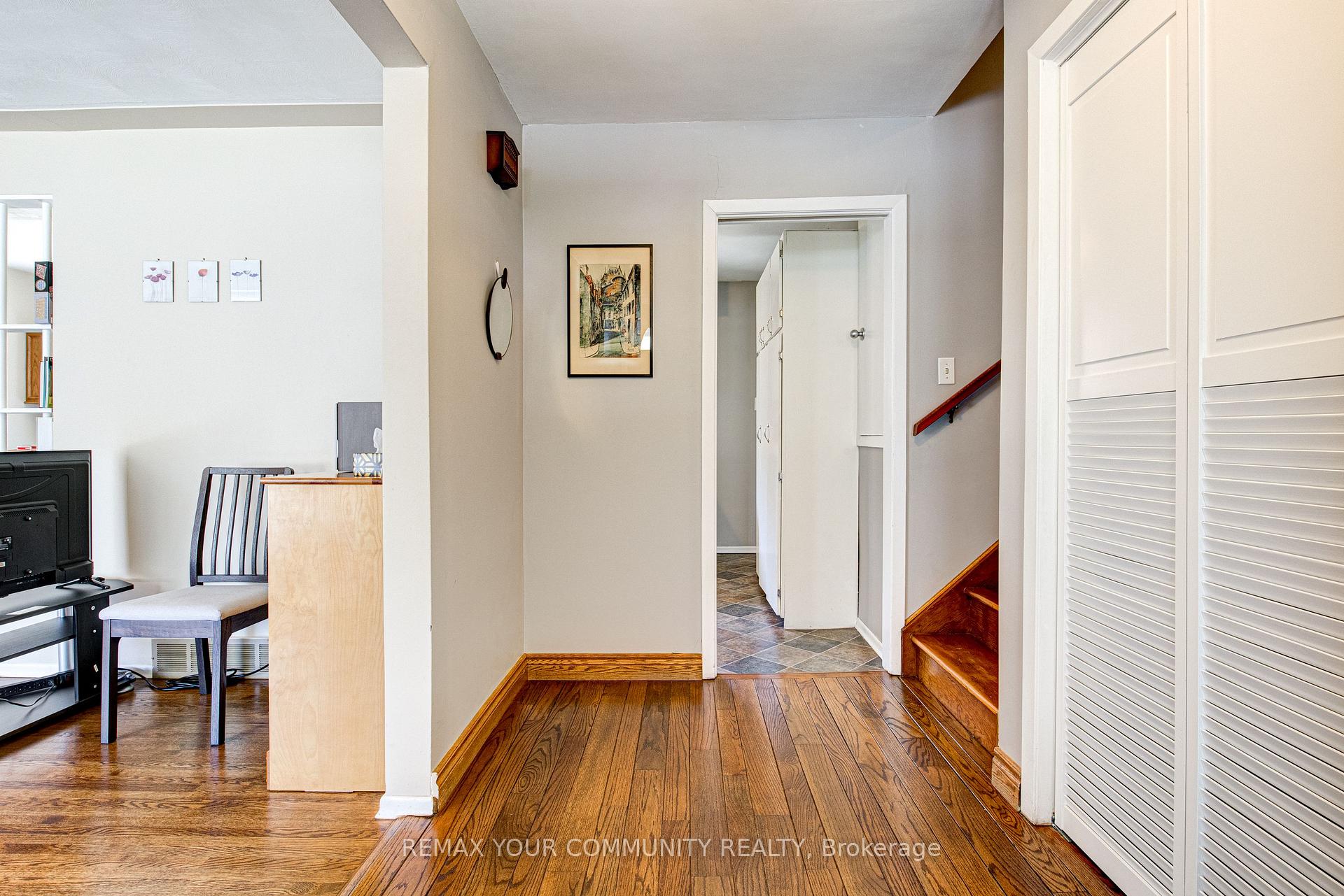 Photo 5 of 557 Glen Manor Boulevard, Waterloo, Lakeshore Village — HOMEH