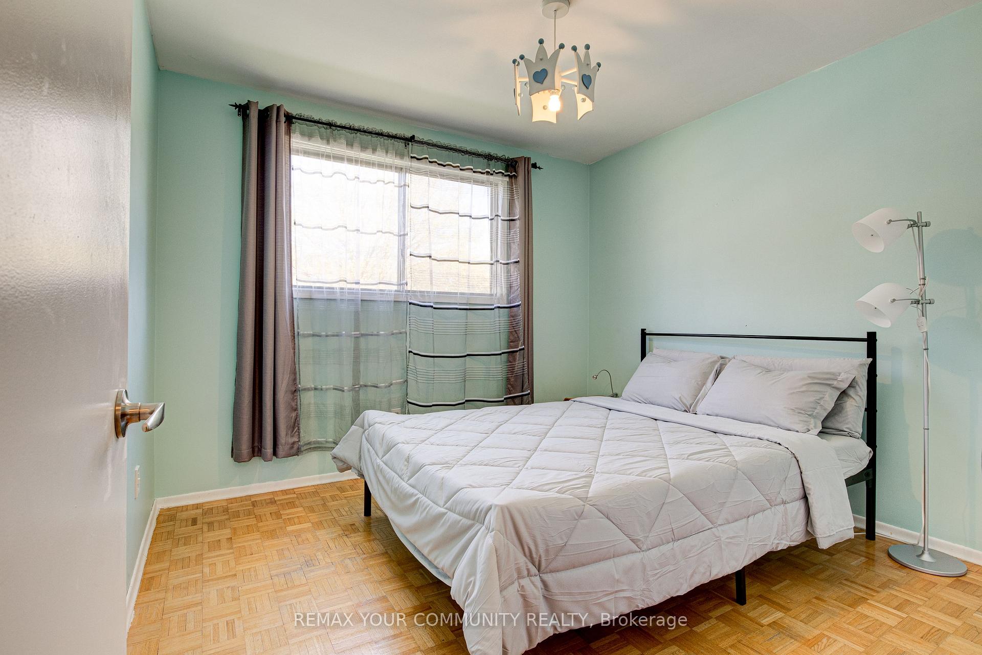 Photo 13 of 557 Glen Manor Boulevard, Waterloo, Lakeshore Village — HOMEH