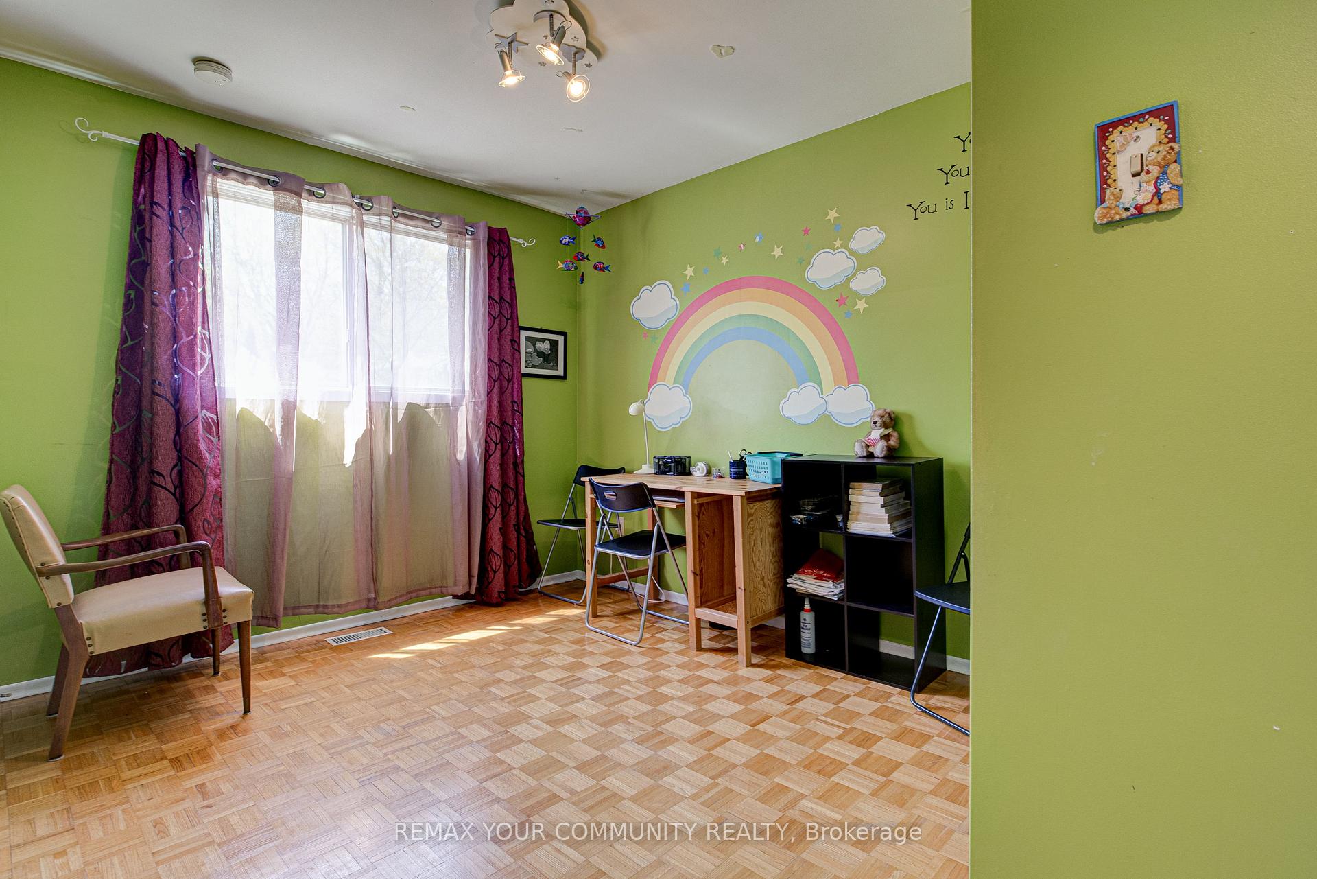 Photo 18 of 557 Glen Manor Boulevard, Waterloo, Lakeshore Village — HOMEH