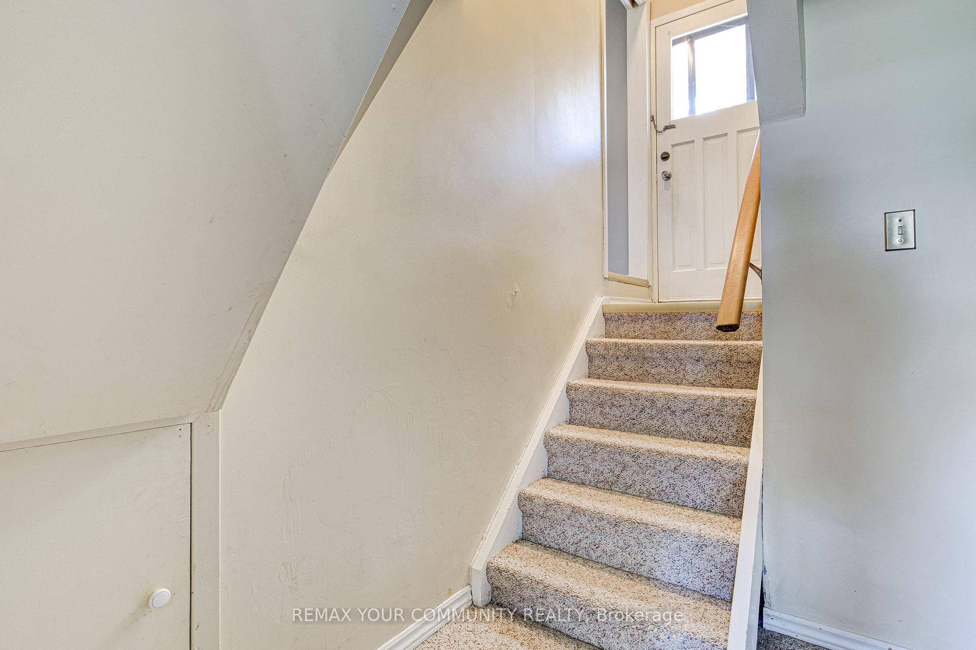 Photo 25 of 557 Glen Manor Boulevard, Waterloo, Lakeshore Village — HOMEH