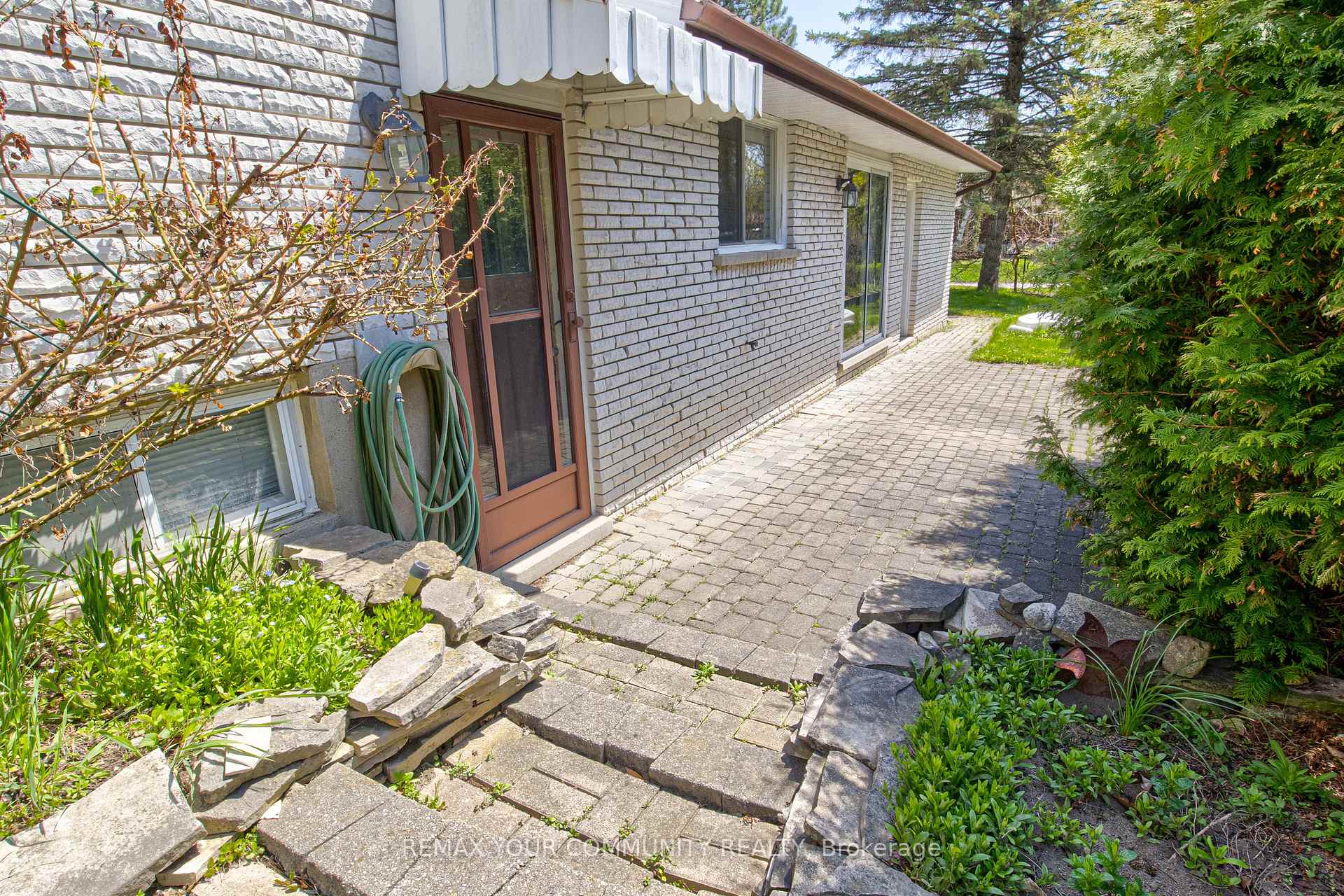 Photo 27 of 557 Glen Manor Boulevard, Waterloo, Lakeshore Village — HOMEH
