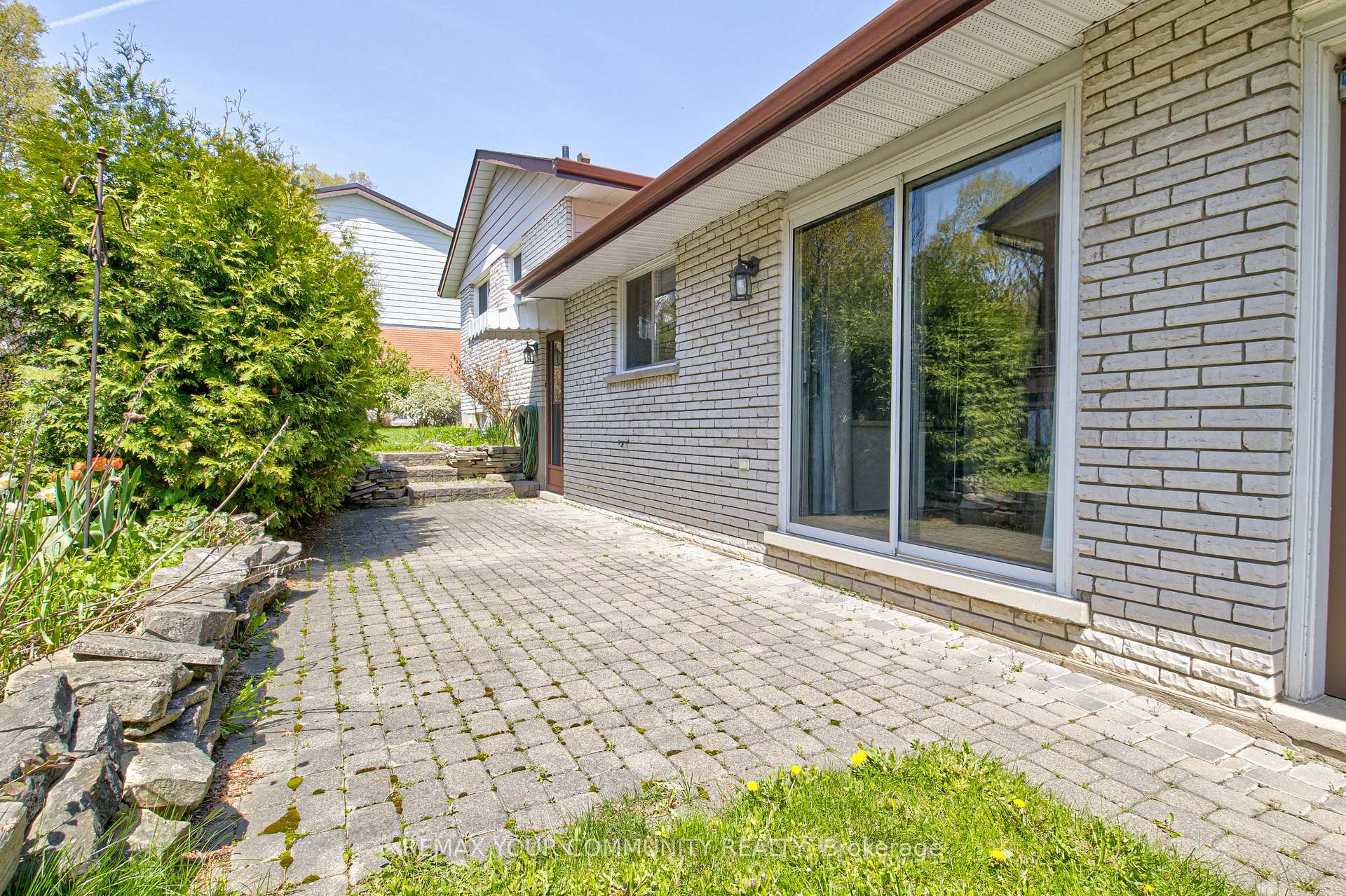 Photo 28 of 557 Glen Manor Boulevard, Waterloo, Lakeshore Village — HOMEH